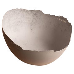 Bol gris en béton moulé à la main par UME Studio
