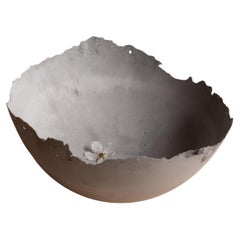 Bol gris en béton moulé à la main par UME Studio