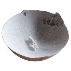 Bol gris en béton moulé à la main par UME Studio