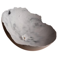 Bol gris en béton moulé à la main par UME Studio