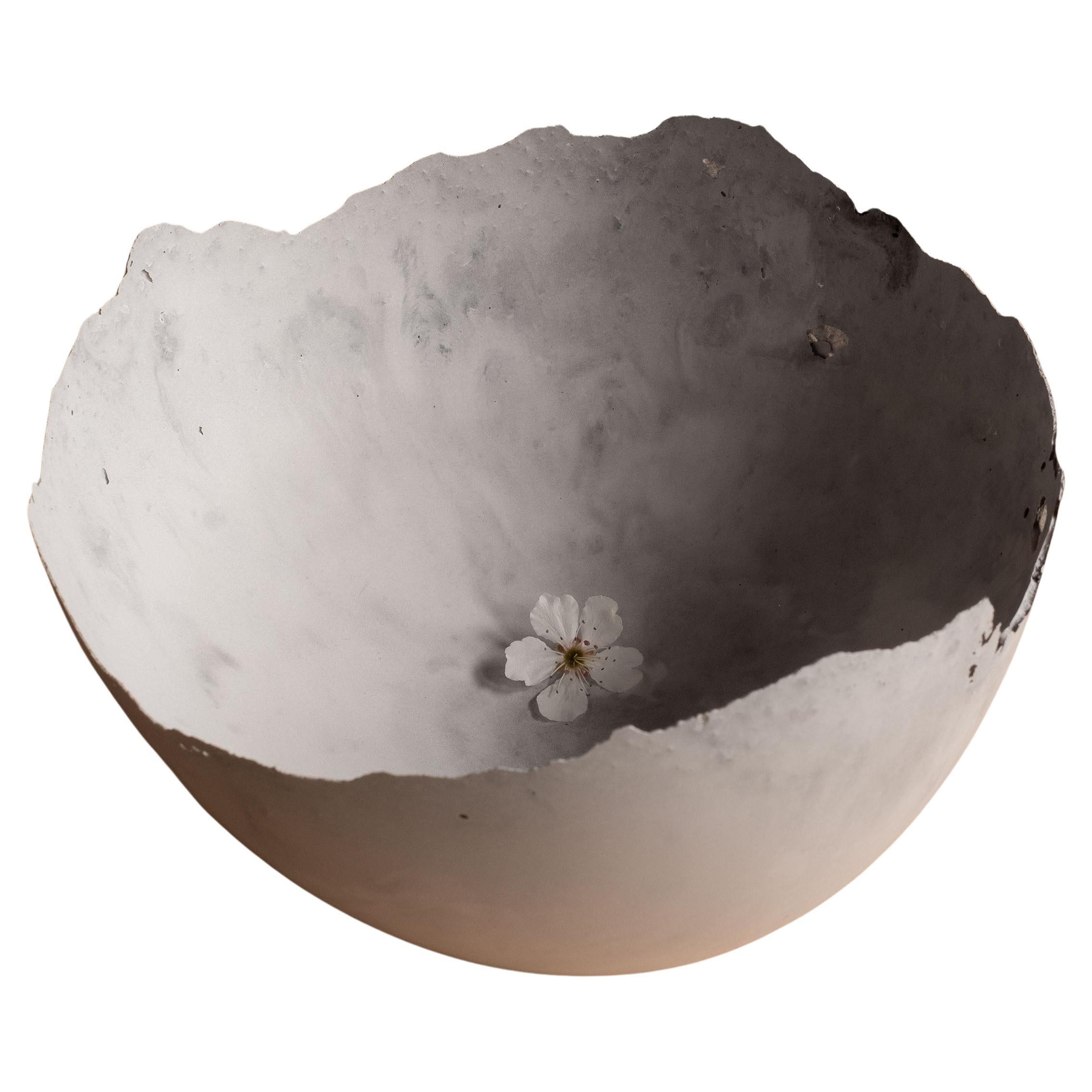 Bol gris en béton moulé à la main par UME Studio en vente