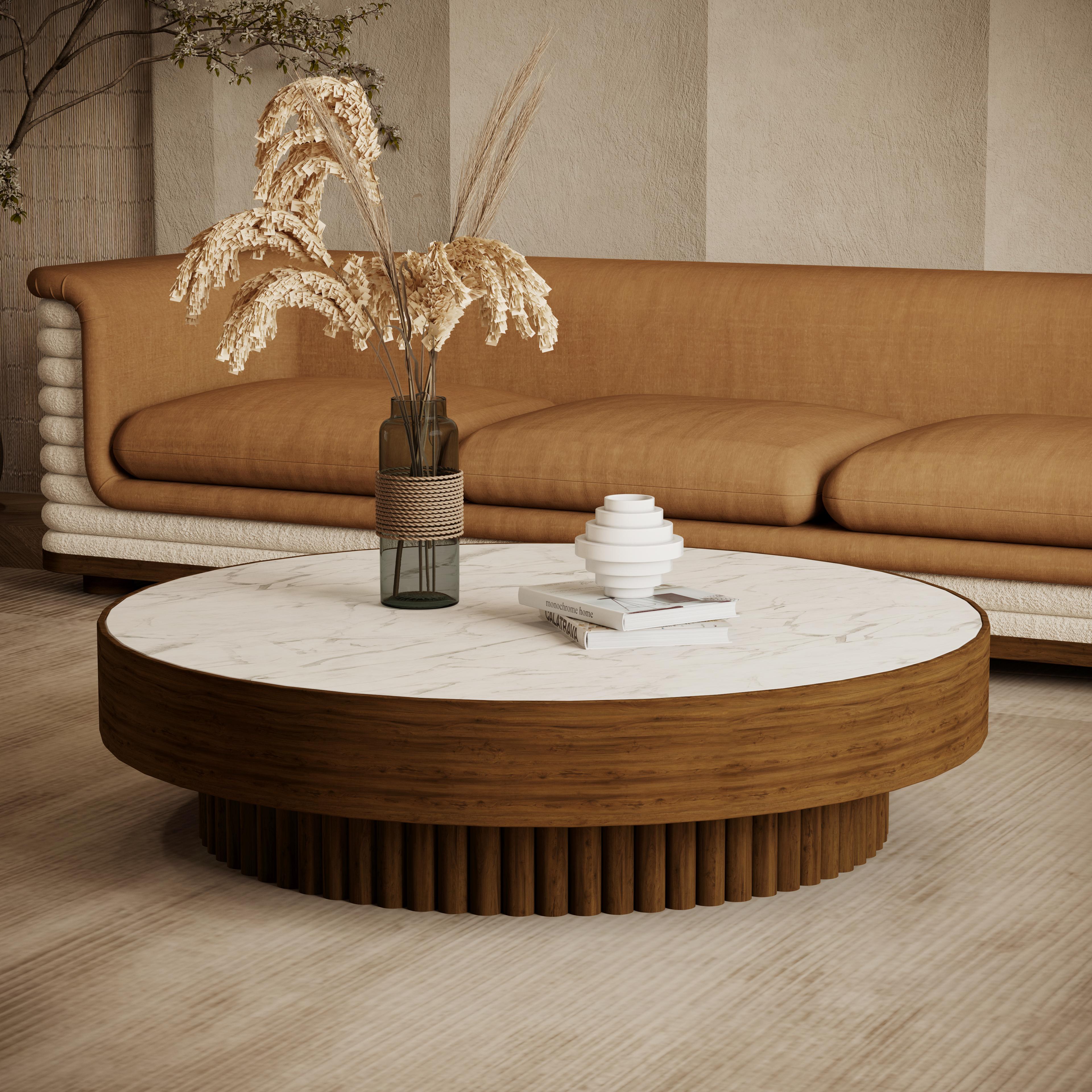 Organique Canapé Céline fait main tapissé de velours avec base en Oak par Nolita Harbour en vente