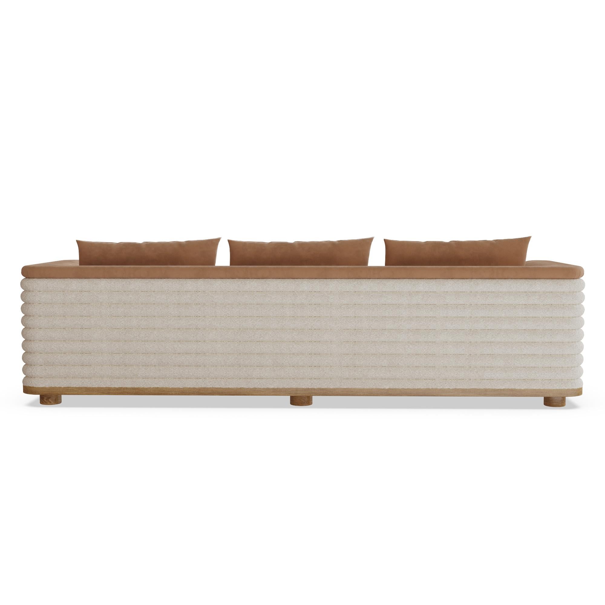 Handgefertigtes Céline Sofa mit Samtpolsterung und Eichengestell by Nolita Harbour im Zustand „Neu“ im Angebot in Carvalhosa, PT