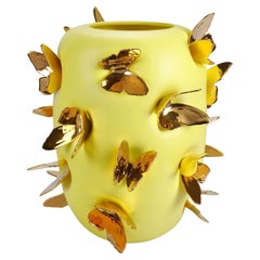 Vaso giallo Alidoro in ceramica fatto a mano di deBlona