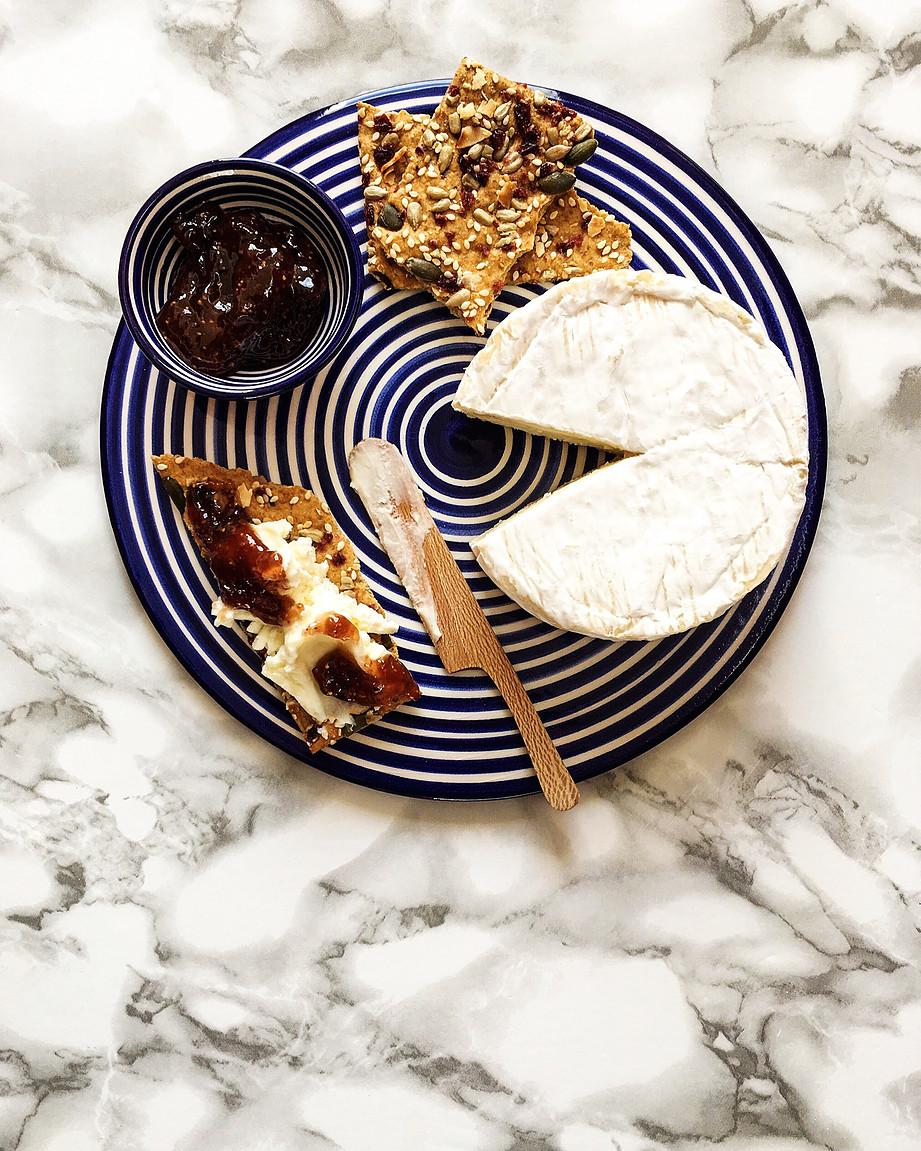 Handmade and hand-painted ceramics from one of the mother countries, Portugal, these beautiful pieces for your table will add a modern and graphic touch and are perfect to mix and match. A great piece on which to lay out all that delicious cheese