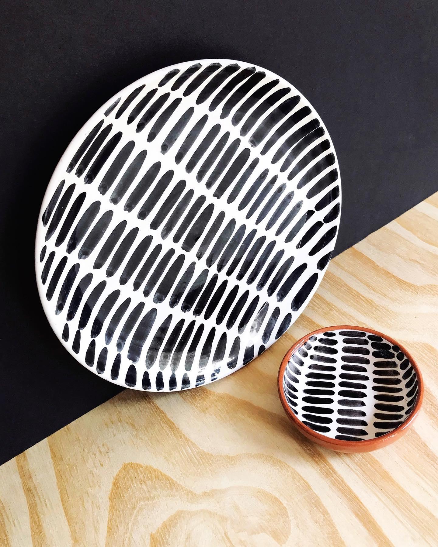 Handmade and hand painted ceramics from one of the mother countries, Portugal, these beautiful pieces for your table will add a modern and graphic touch and are perfect to mix and match. These earthenware bowls are unique and versatile. 

Size: