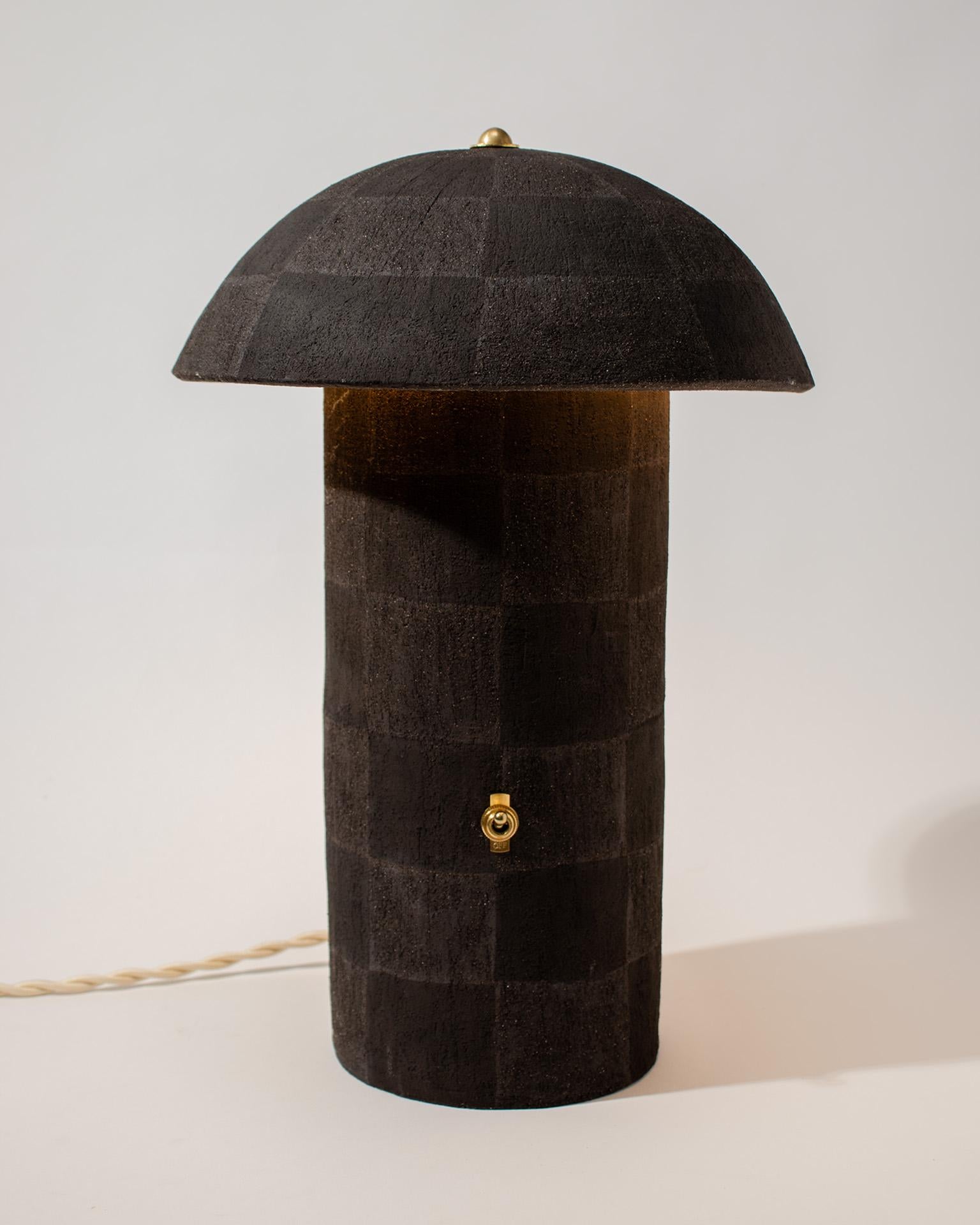Mid-Century Modern Lampe champignon à carreaux noirs, faite à la main en vente