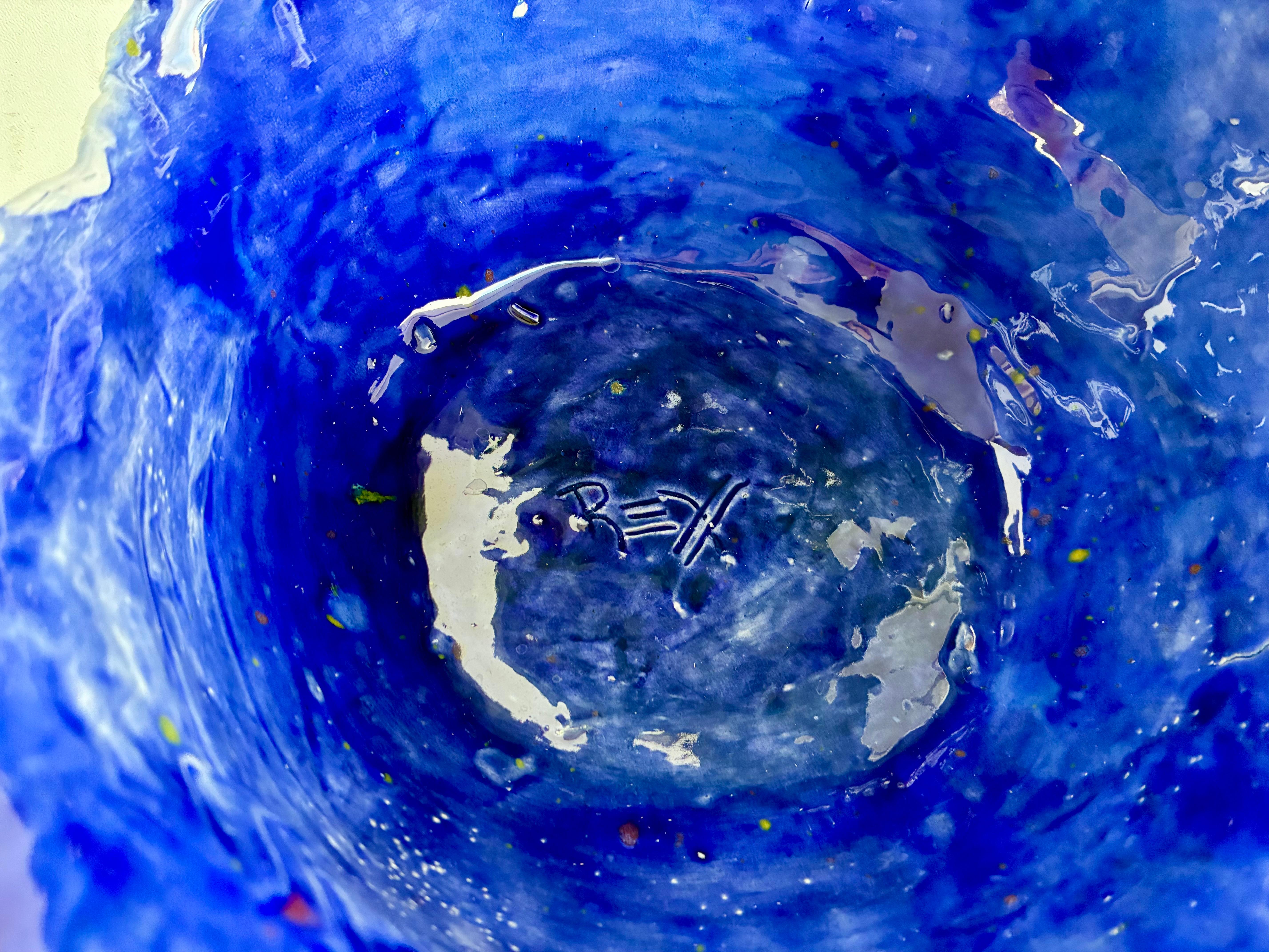 Ceramica Ciotola in ceramica fatta a mano a forma di onda in vendita