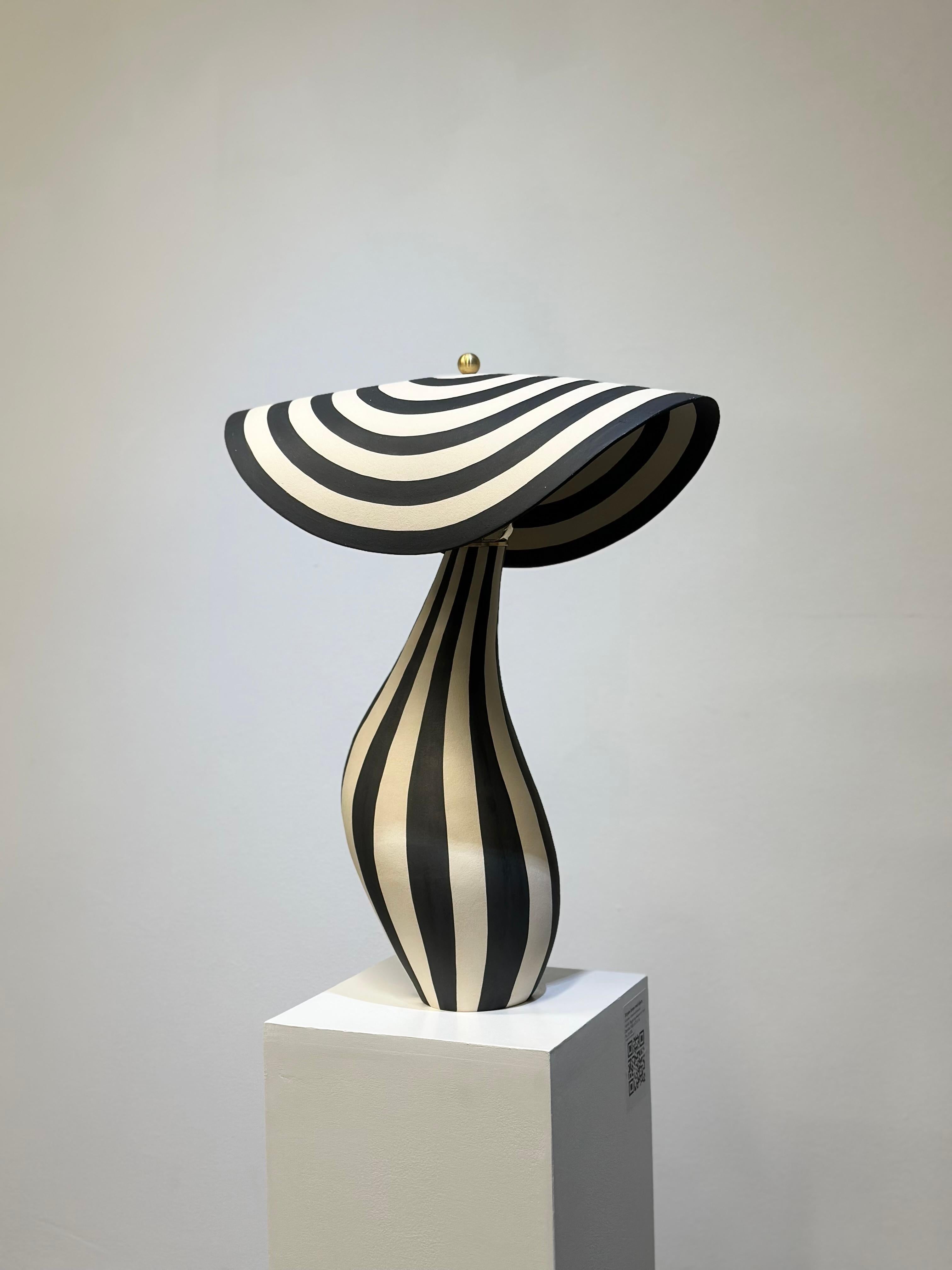 Handmade ceramic desk lamp from Norwegian artist Jossolini Escandinavo moderno en venta