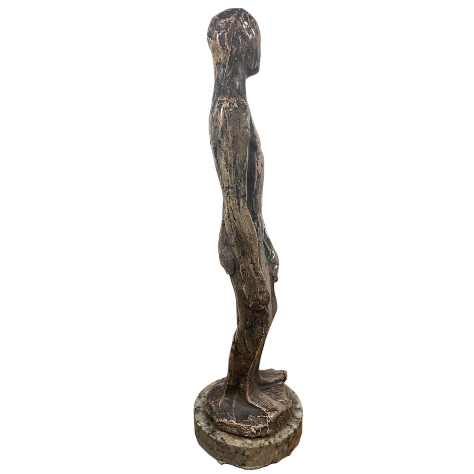 Scultura di uomo nudo in ceramica fatta a mano In condizioni buone in vendita a Ciudad Autónoma Buenos Aires, AR