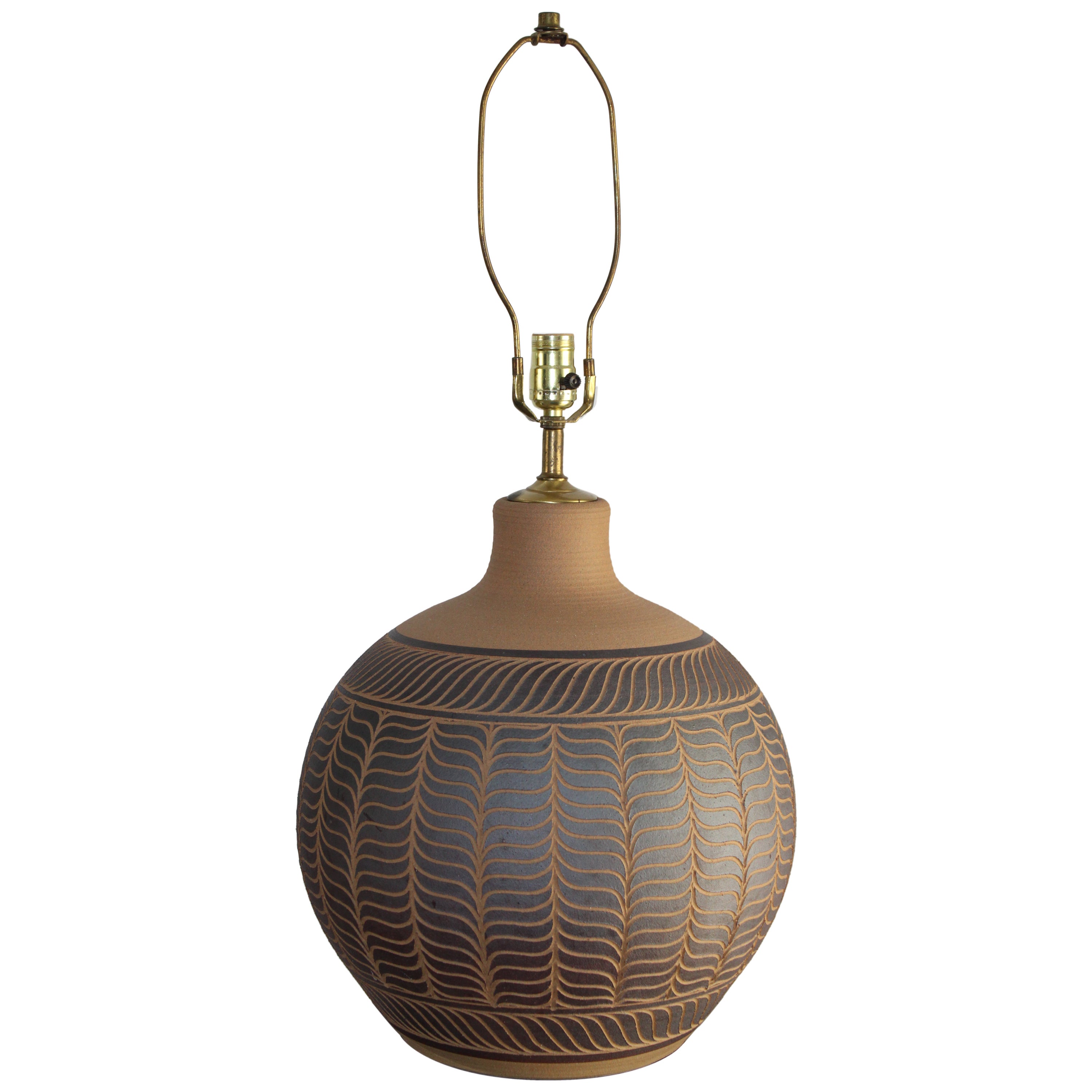 Lampada da tavolo in ceramica fatta a mano da Larry e Terry Brown