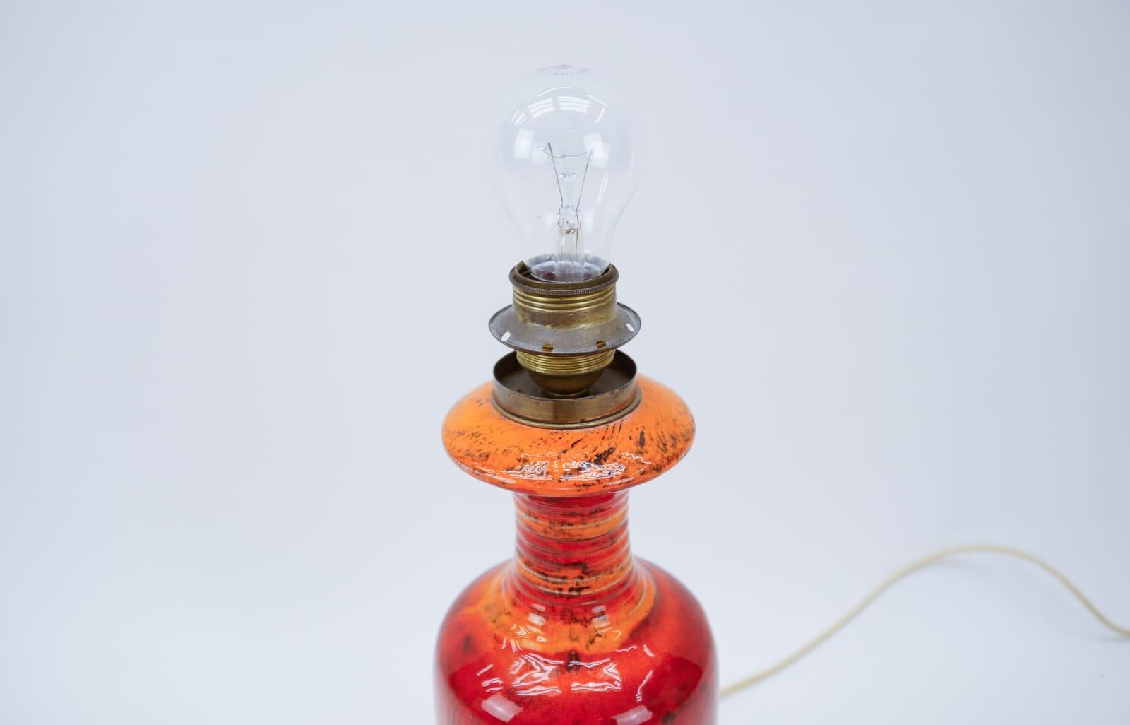 italien Lampe de table en céramique faite à la main, Italie, années 1960 en vente