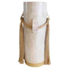 Vaso in ceramica fatto a mano #800 grande in smalto bianco satinato con intreccio di cotone Tan