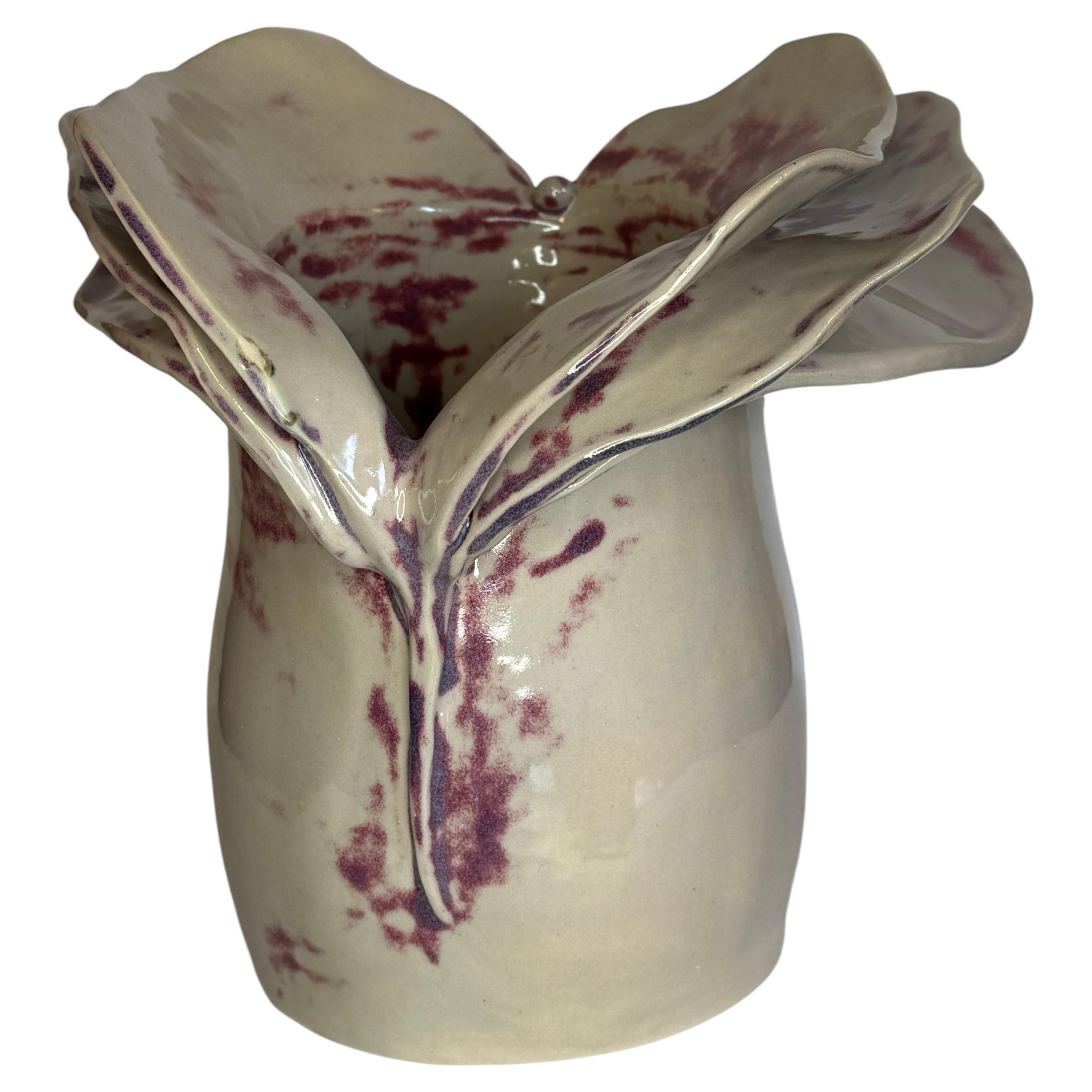 Handmade Ceramic Vase "Vulva" by Artist Daenerys Sluijk - Objects of Dialogue For Sale