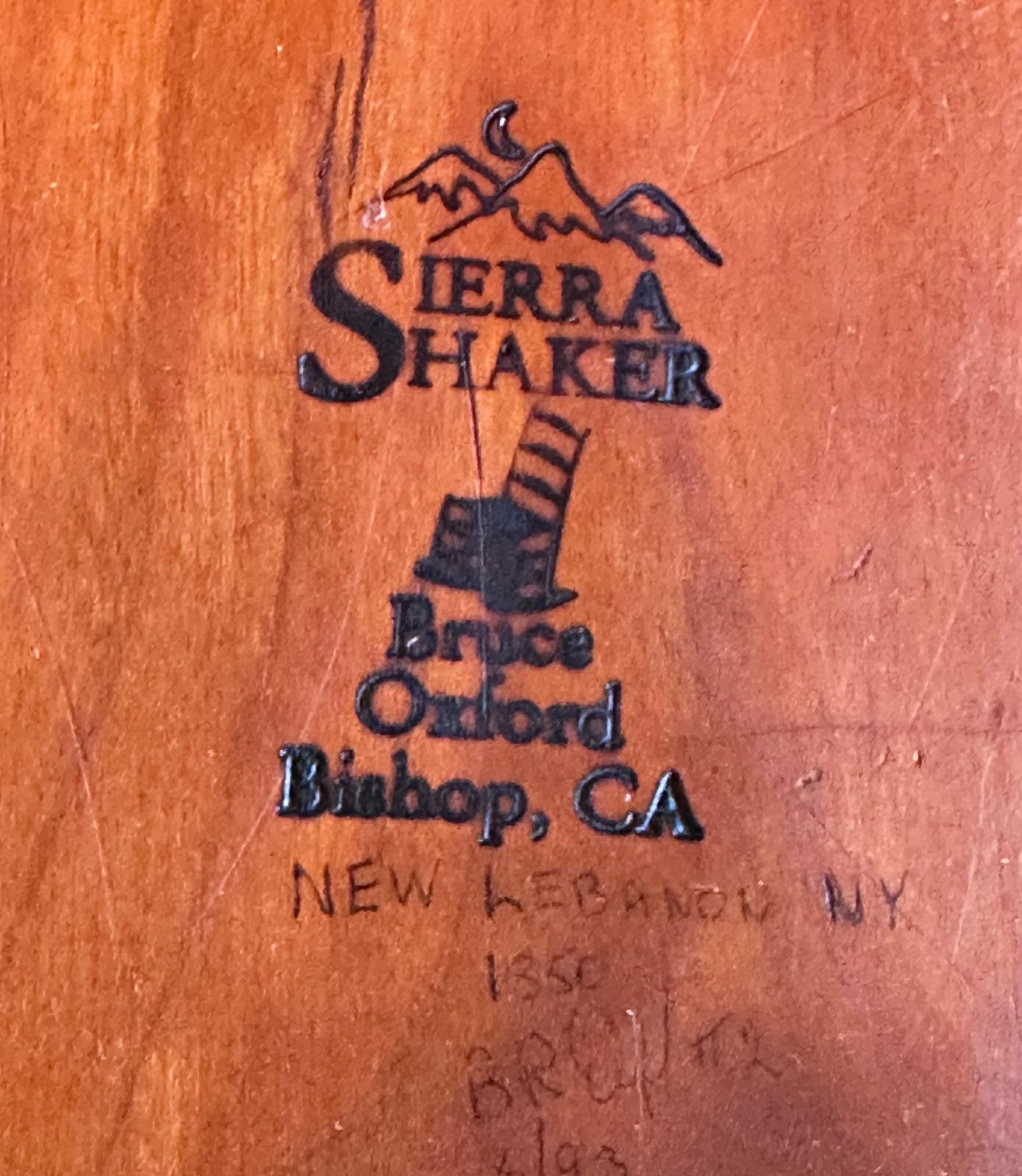 Handgefertigte Shaker-Kasten aus Kirschbaumholz mit Deckel von Bruce Oxford für Sierra Shaker im Angebot 3