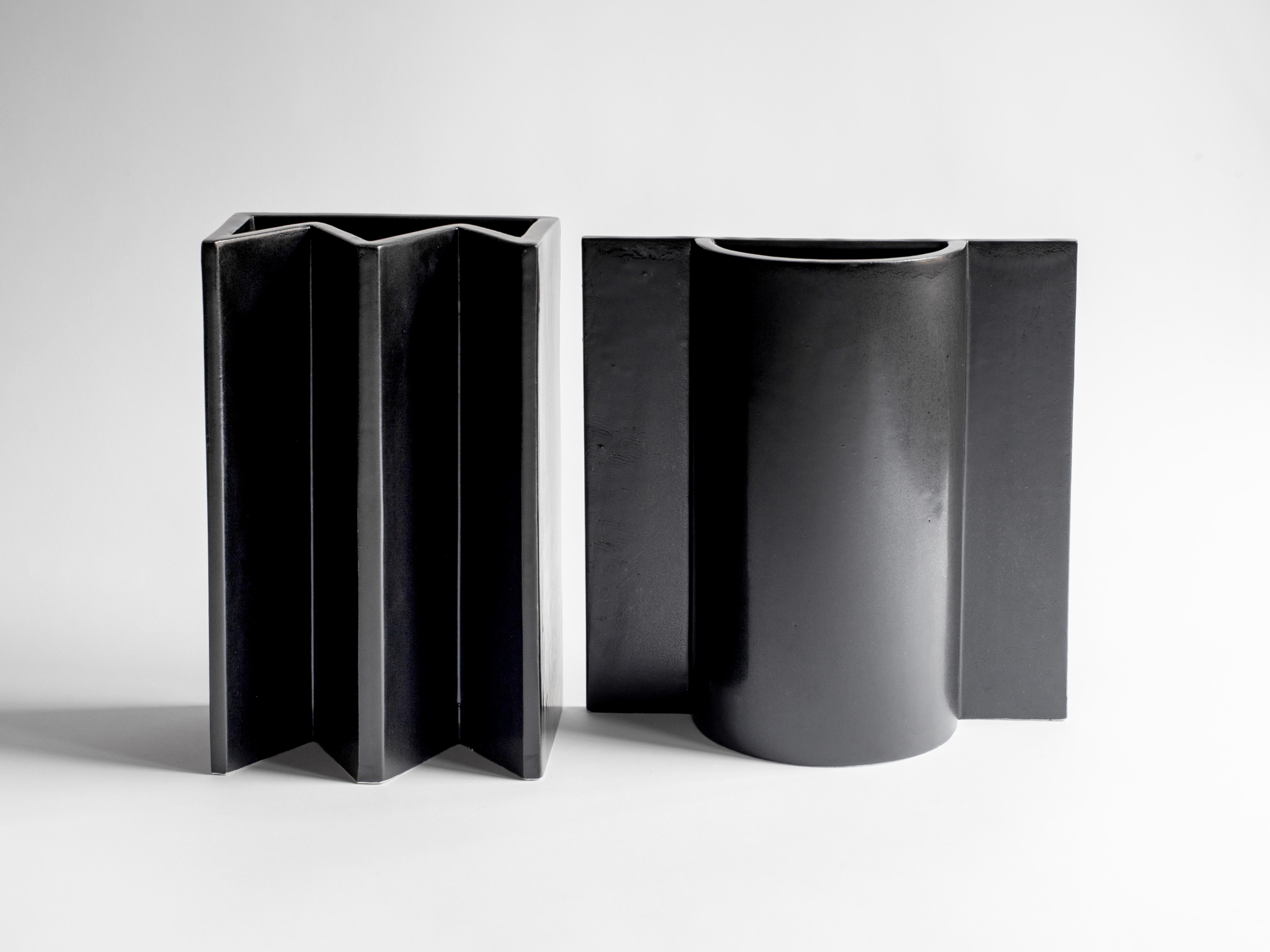 Vase „King“ Handgefertigte schwarze Keramik, Schach inspirierte Kollektion Italien Sara Khamisi im Angebot 6