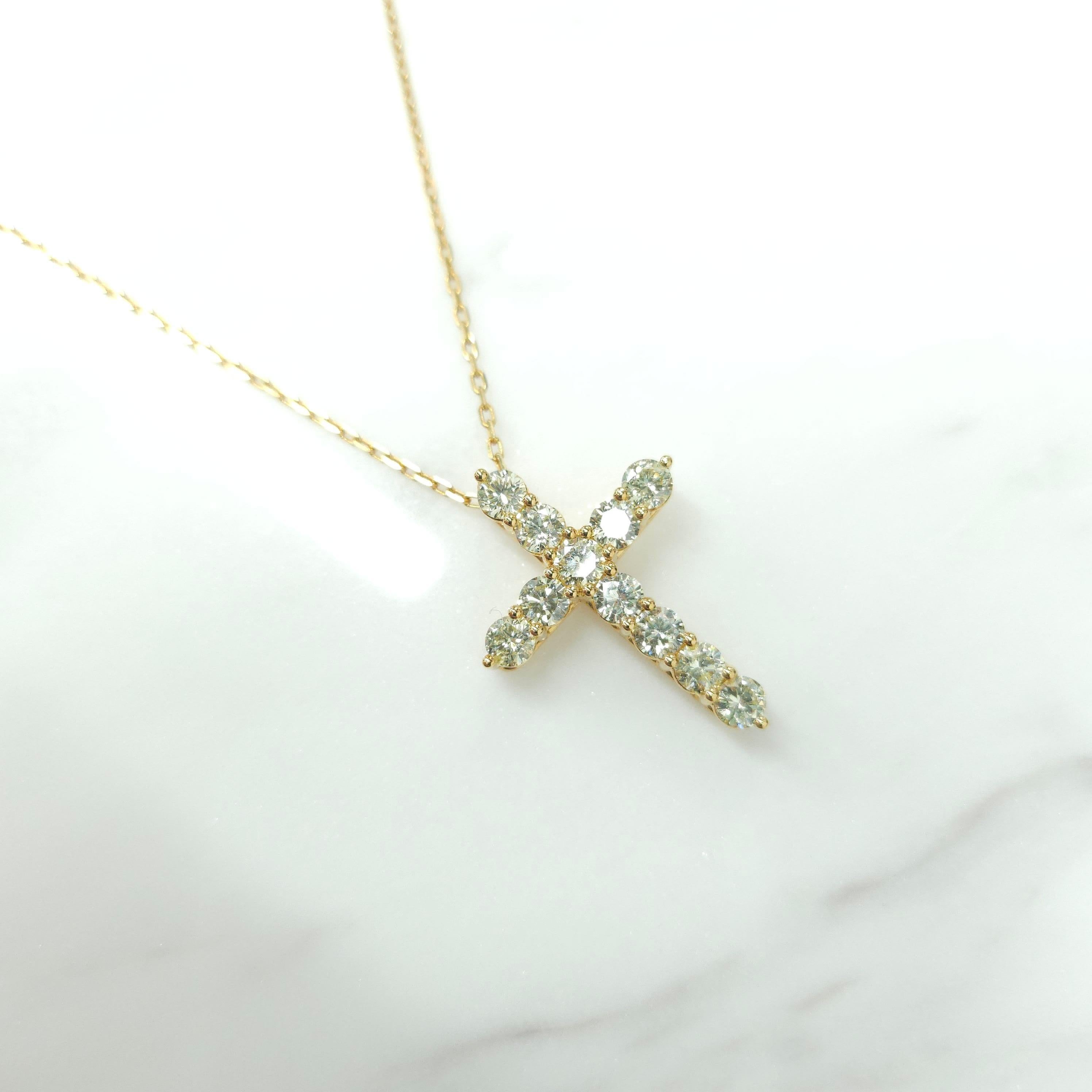 1.57 Carat Natural Round Cut Diamond Cross Pendant in 18K Yellow Gold  For Sale 2