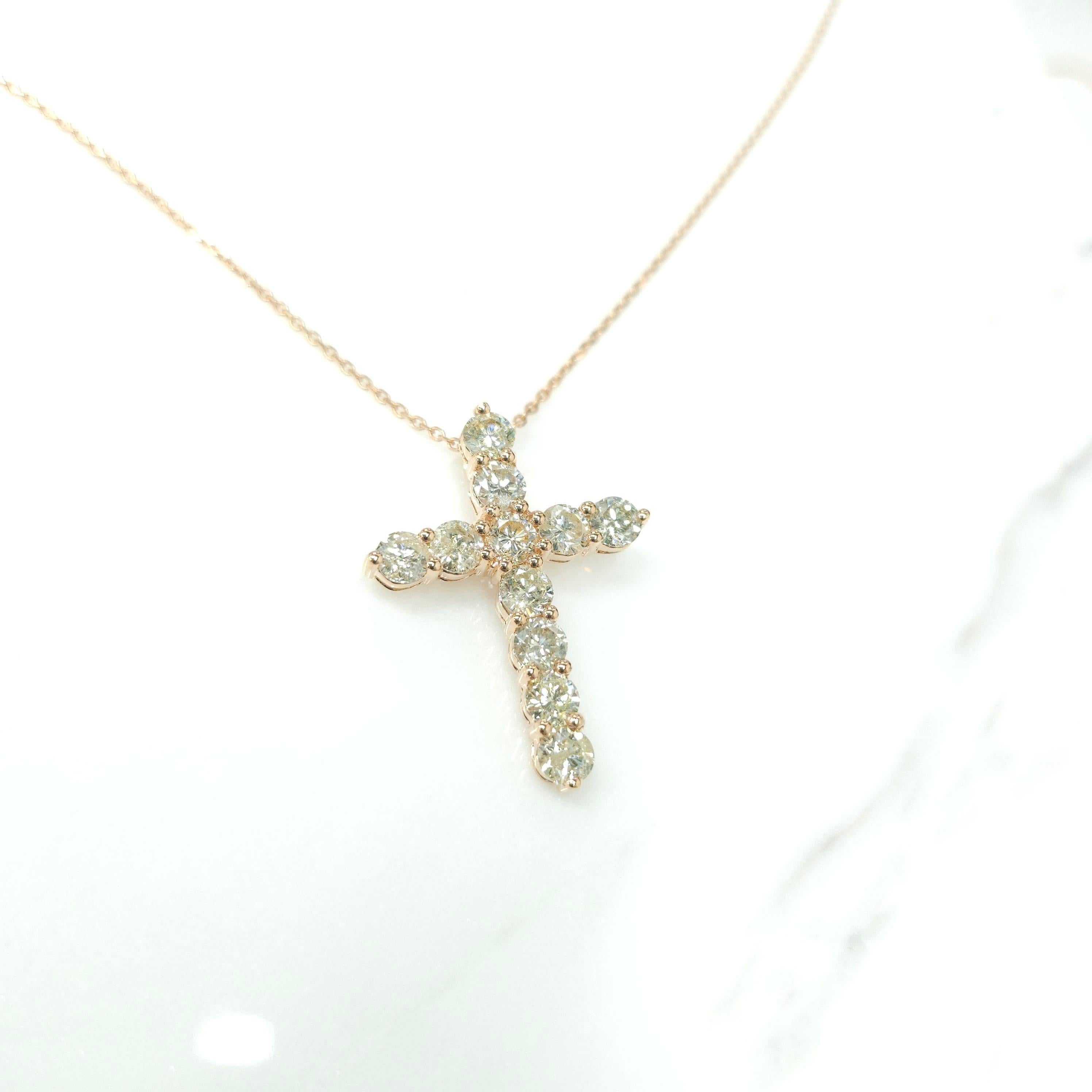 Modern 2.61 Carat Round Cut Diamond Cross Pendant in 18K Rose Gold  For Sale