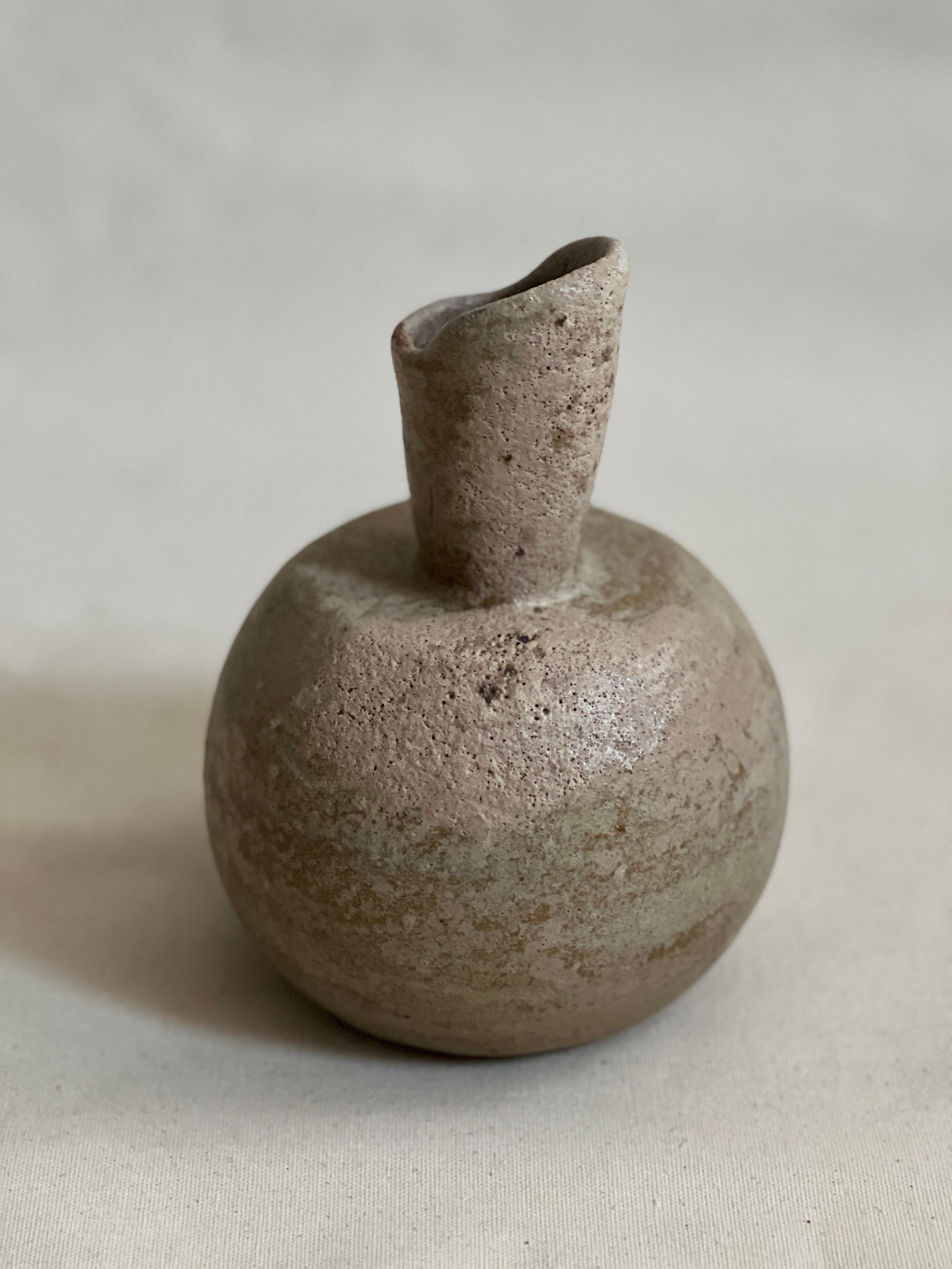Vaso in frassino smaltato a mano con spirale In condizioni Nuovo in vendita a Brooklyn, NY
