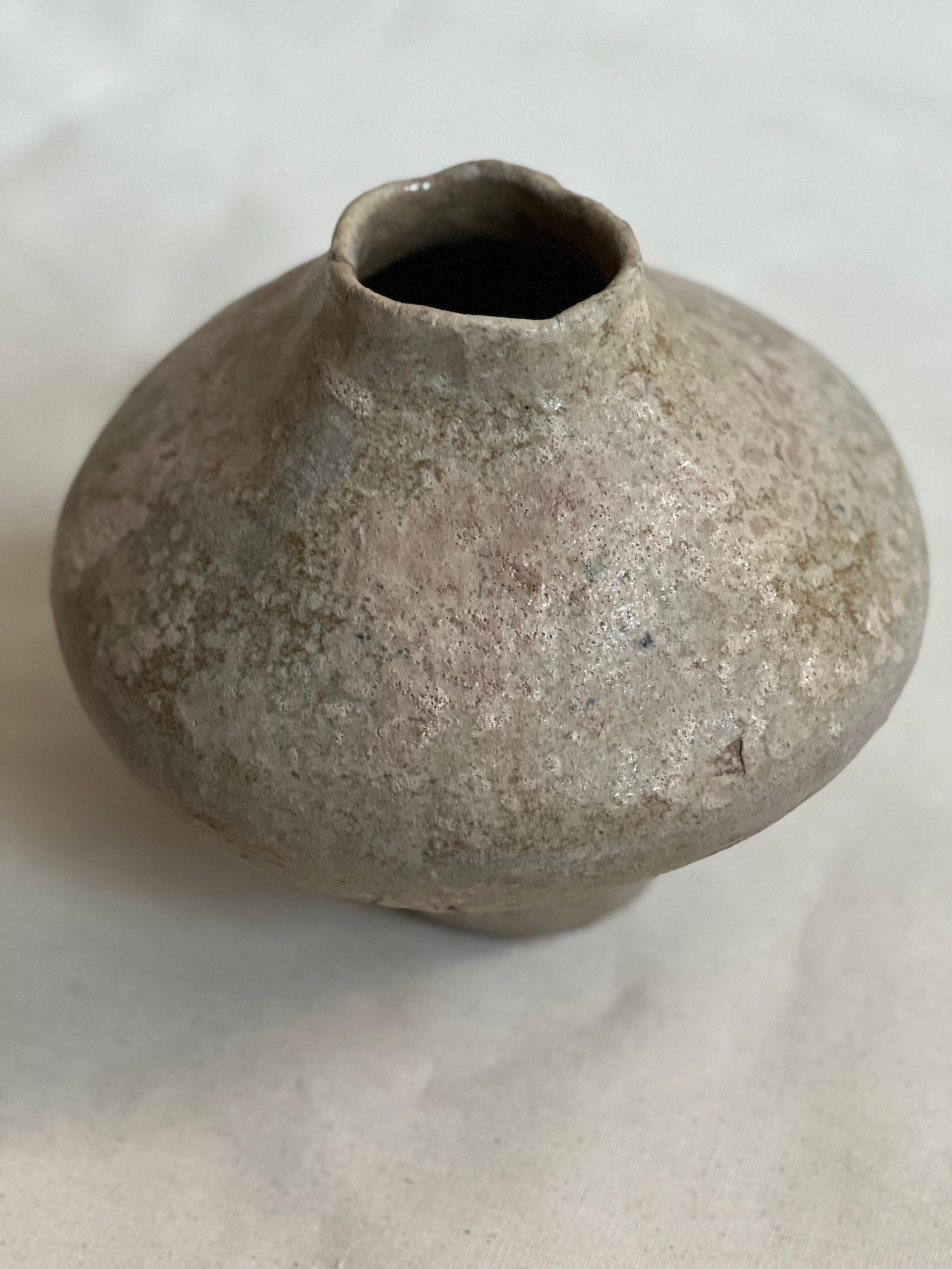 Vaso in frassino smaltato a mano con spirale In condizioni Nuovo in vendita a Brooklyn, NY