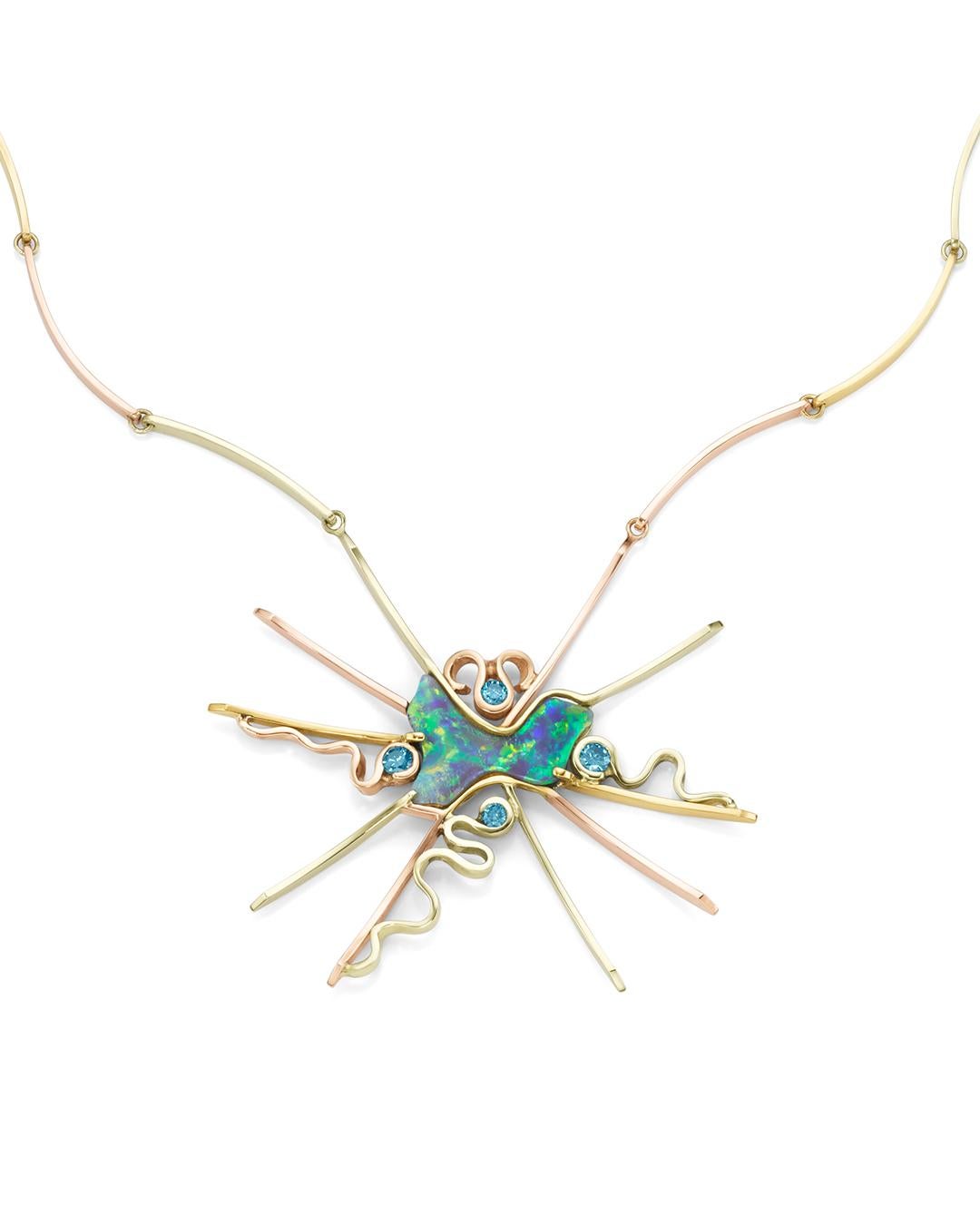 Brillianti fatti a mano in oro Collier Opale Nero con montatura a corona in vendita 1