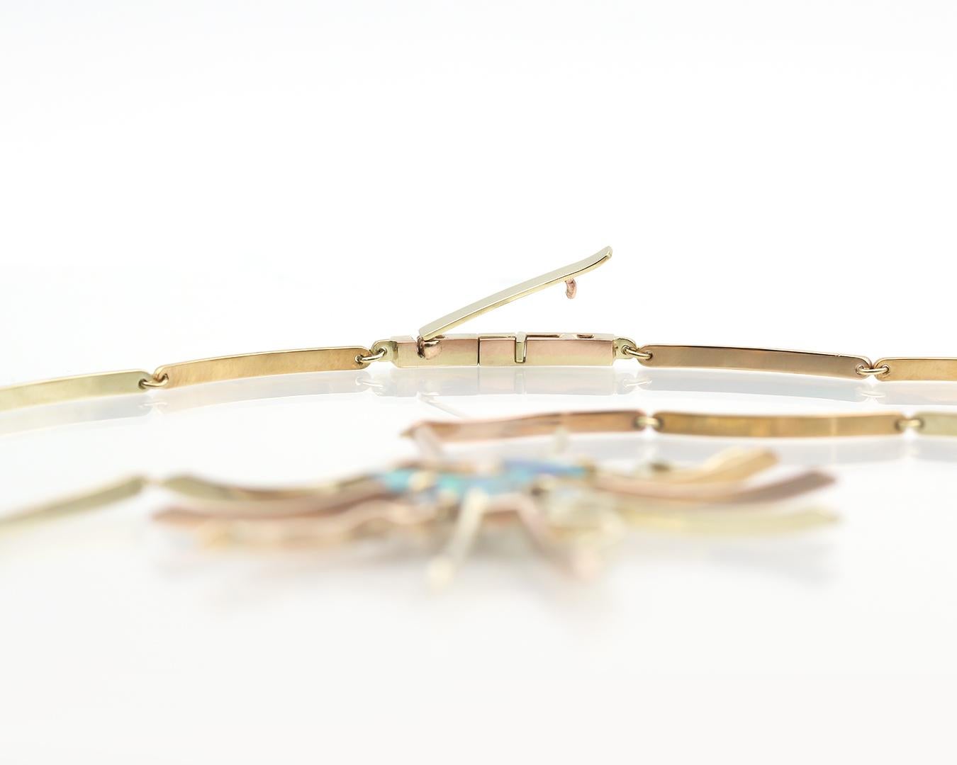 Brillianti fatti a mano in oro Collier Opale Nero con montatura a corona in vendita 2