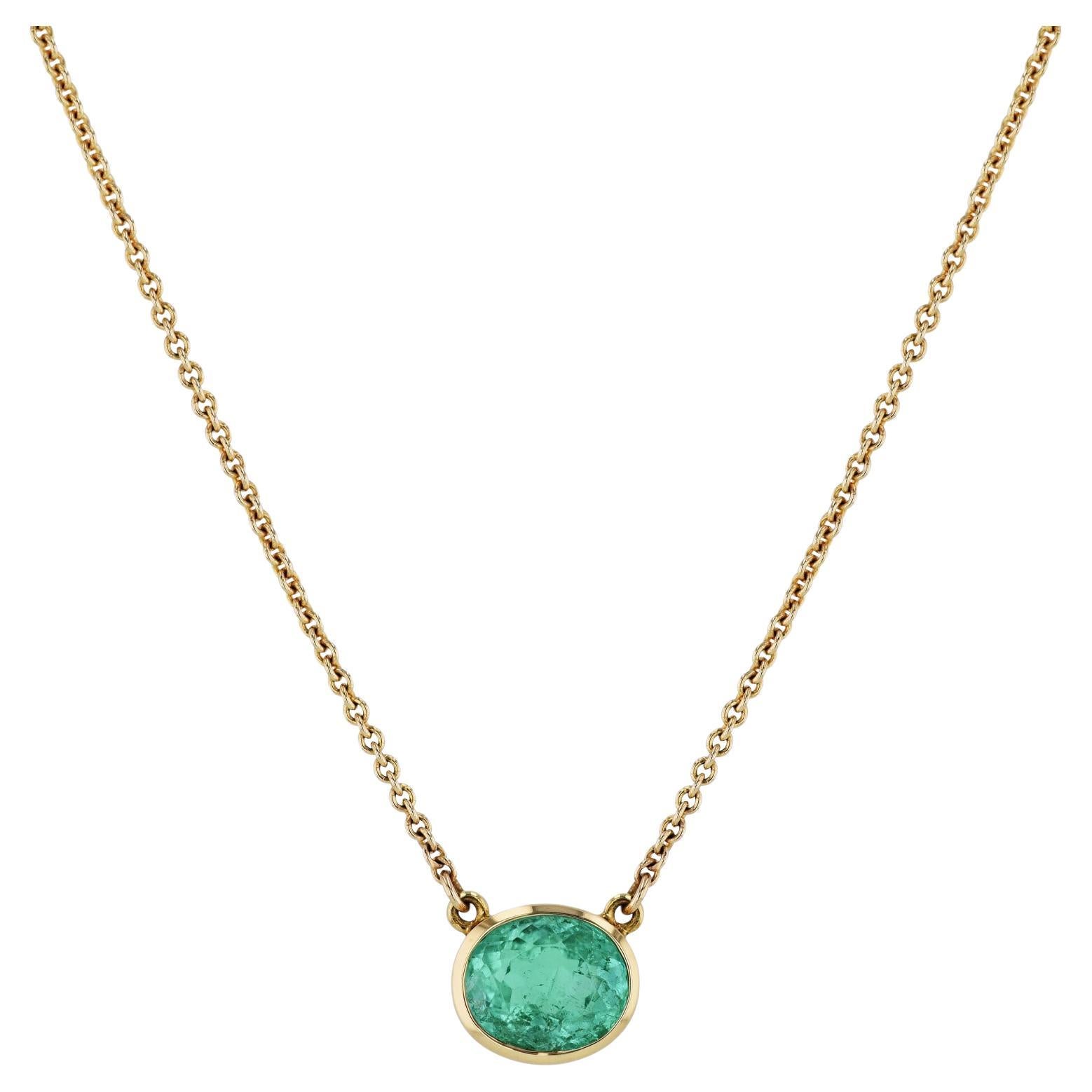 Handmade Colombian Emerald Yellow Gold Pendant Necklace
