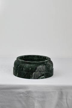 Vaso a colonna fatto a mano POR  TAN  TE in marmo verde Guatemala satinato