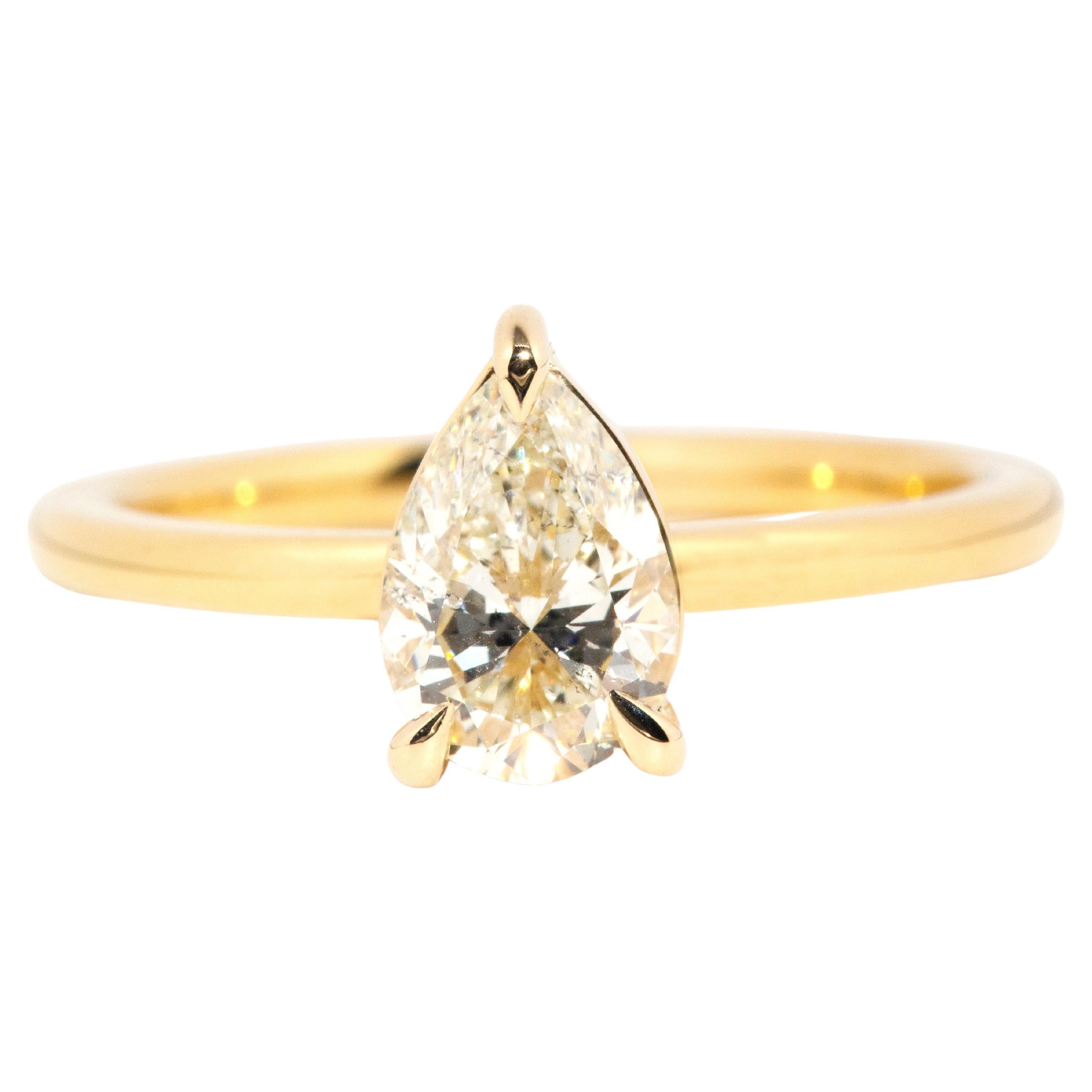 Handmade Contemporary 1.01 Carat Pear Cut IGI Certified Diamond Solitaire Ring For Sale