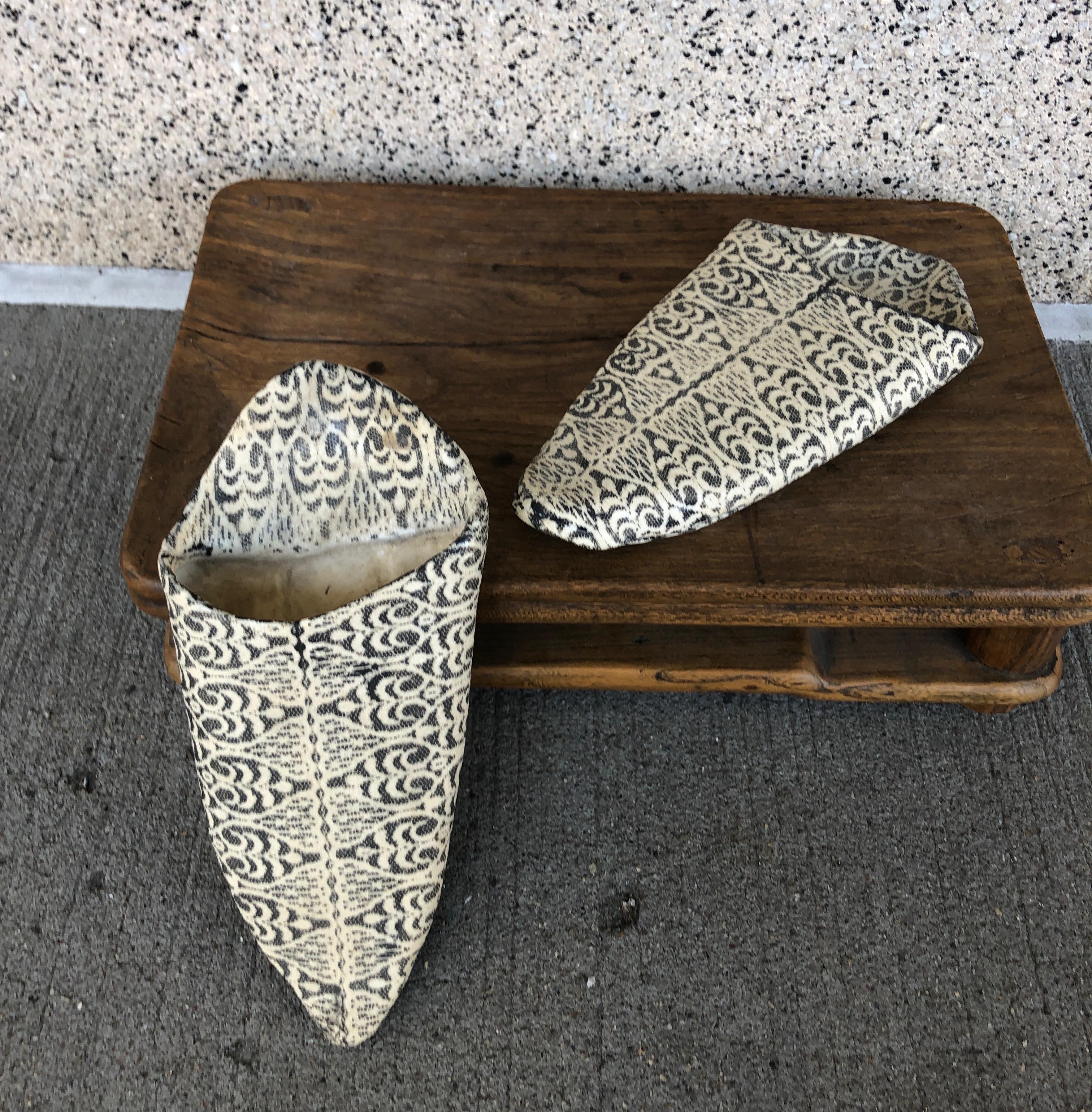 Handmade Contemporary Ceramic Slippers In Good Condition In New York, NY