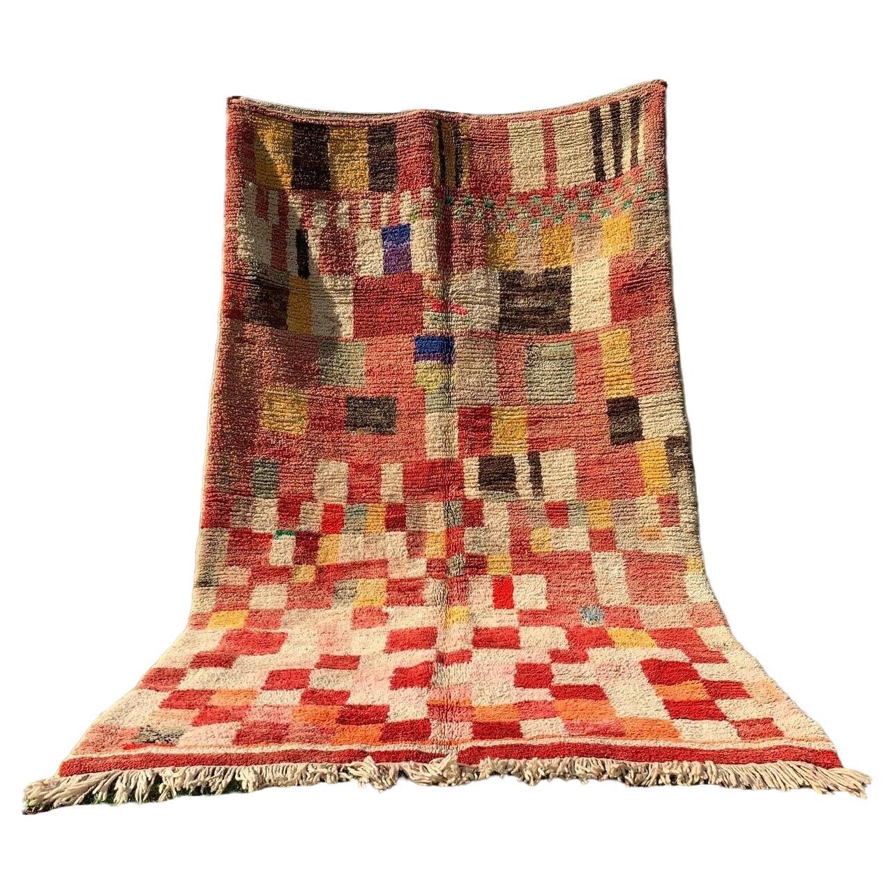 Handgefertigter zeitgenössischer marokkanischer Berberteppich ORA 5.2' x 8.5', 2010s - 1G03 im Angebot