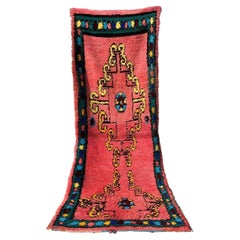 Handgefertigter zeitgenössischer marokkanischer Berberteppich ORA 3' x 8.4', 2010s - 1G05