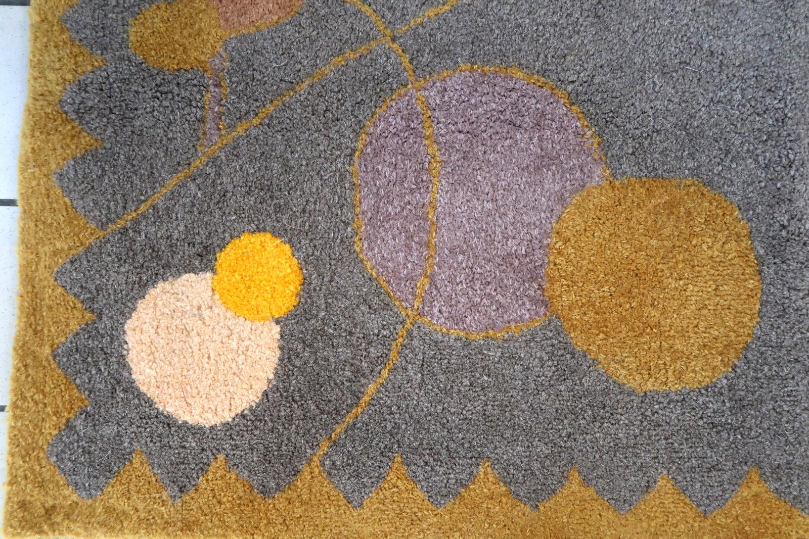 Contemporary Handmade contemporary ORA French hooked rug 2000s - 1C834 For Sale