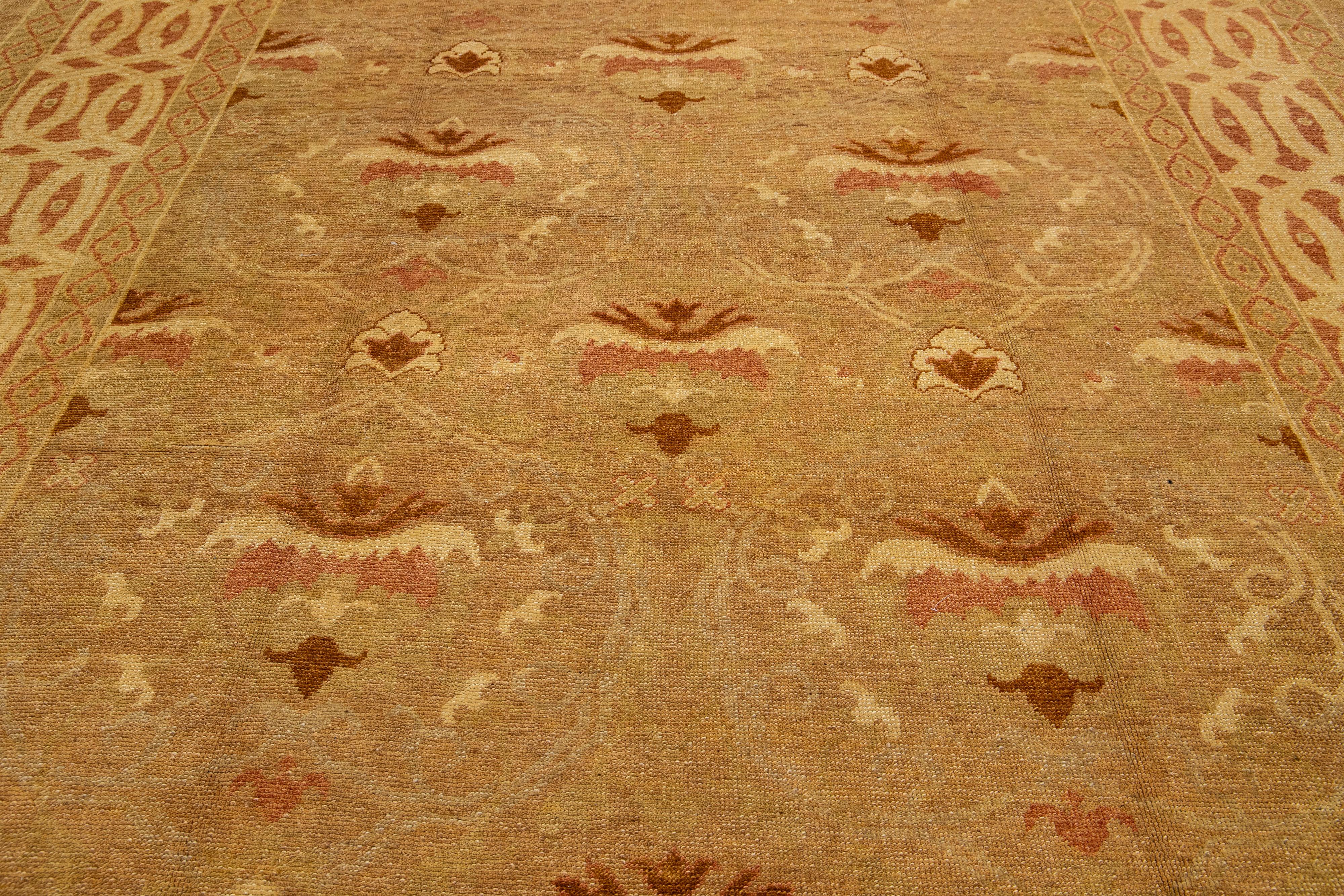 Handmade Contemporary Oushak Wool Rug with Floral Pattern in Tan For Sale 1