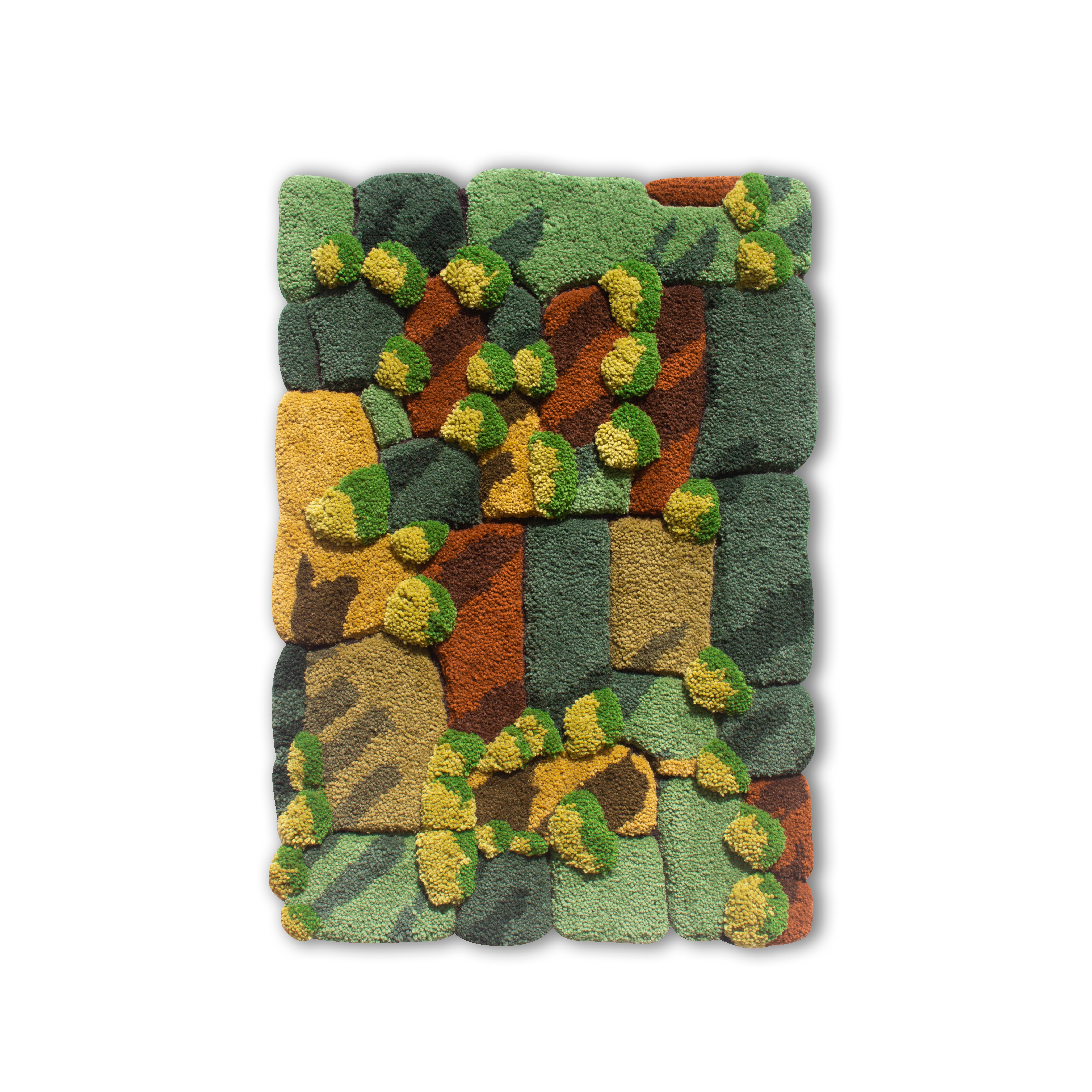 Inspirée par la Nature, la tapisserie 5.7 MINUTOS LANDSCAPE est une œuvre d'art unique en son genre, représentant un paysage rural portugais typique vu d'en haut à l'heure du crépuscule. Fabriqué à la main en utilisant la technique du tufting et un
