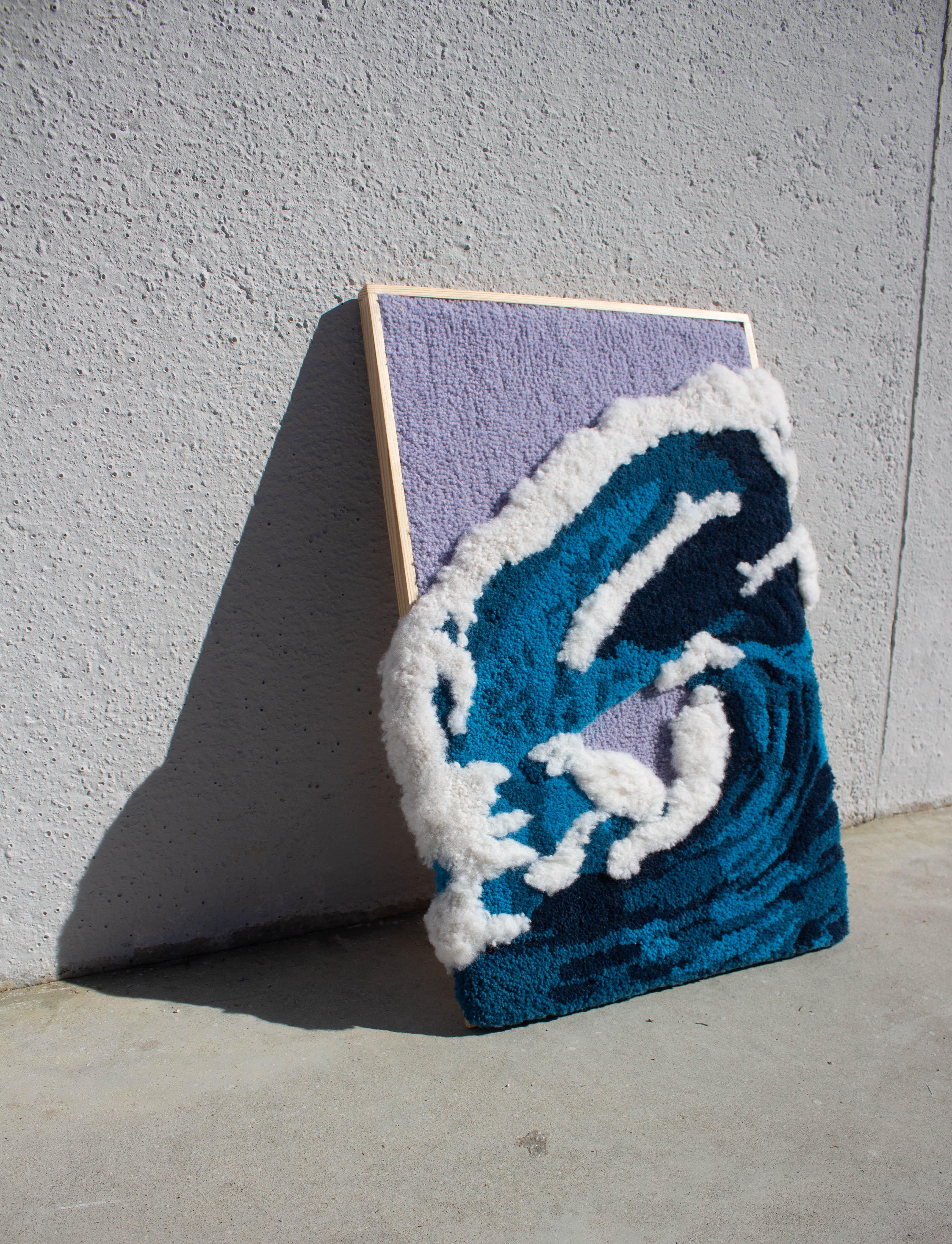 Zeitgenössischer Wandteppich aus Wolle, Blue Wave Barrel Textilkunst von OHXOJA (Portugiesisch) im Angebot