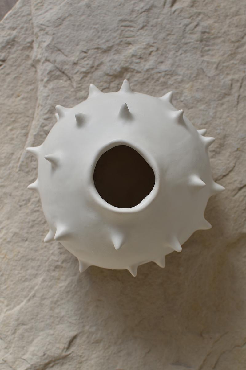 Glazed Handmade Spikes White Round Ceramic Vase For Sale