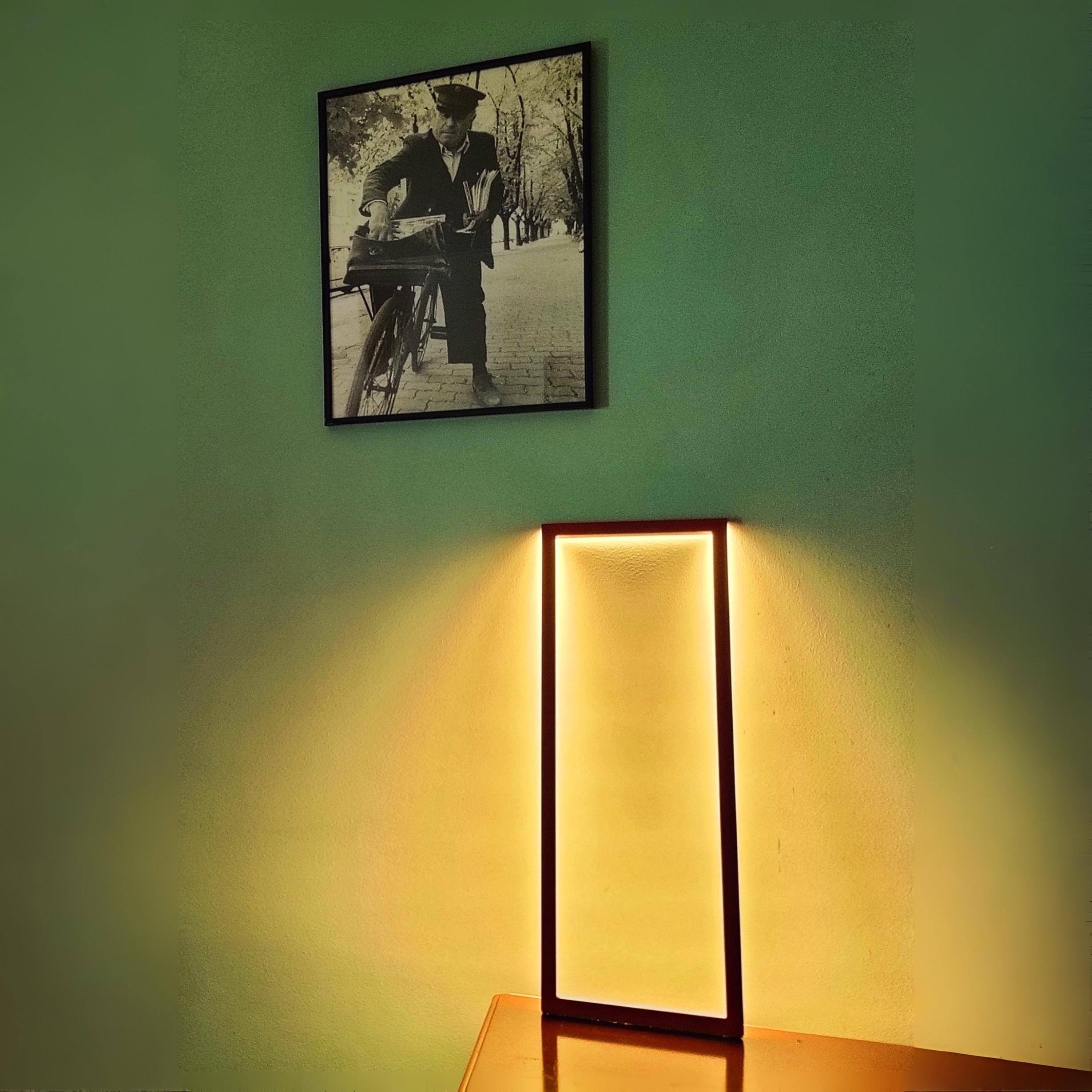 Einzigartige Gesims-Tischlampe Handgefertigt aus Aluminium Architektonisches Contemporary Design im Angebot 7