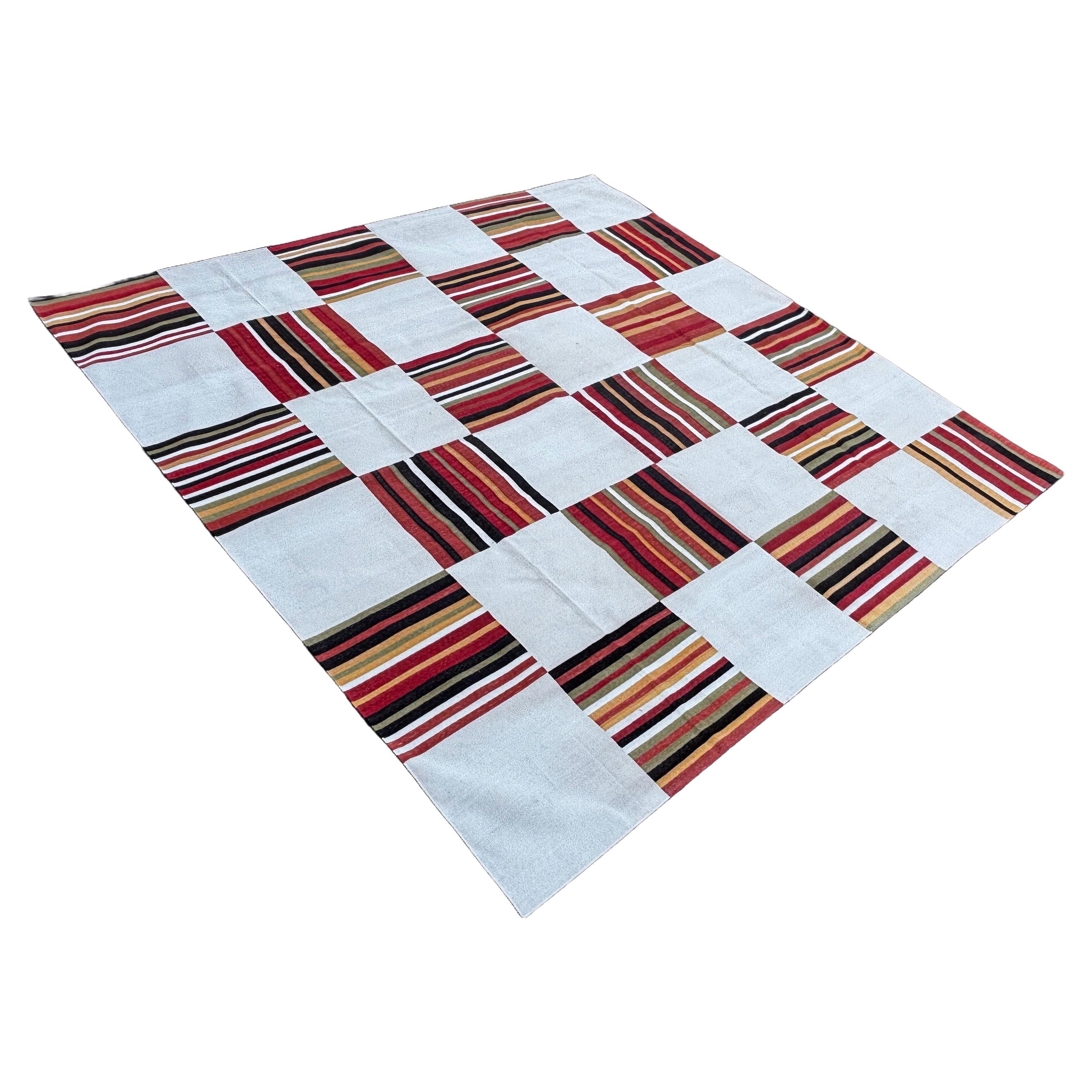 Tappeto a tessitura piatta in cotone fatto a mano, 10x10 Crema, Rosso, Verde Piastrella Indiana Dhurrie