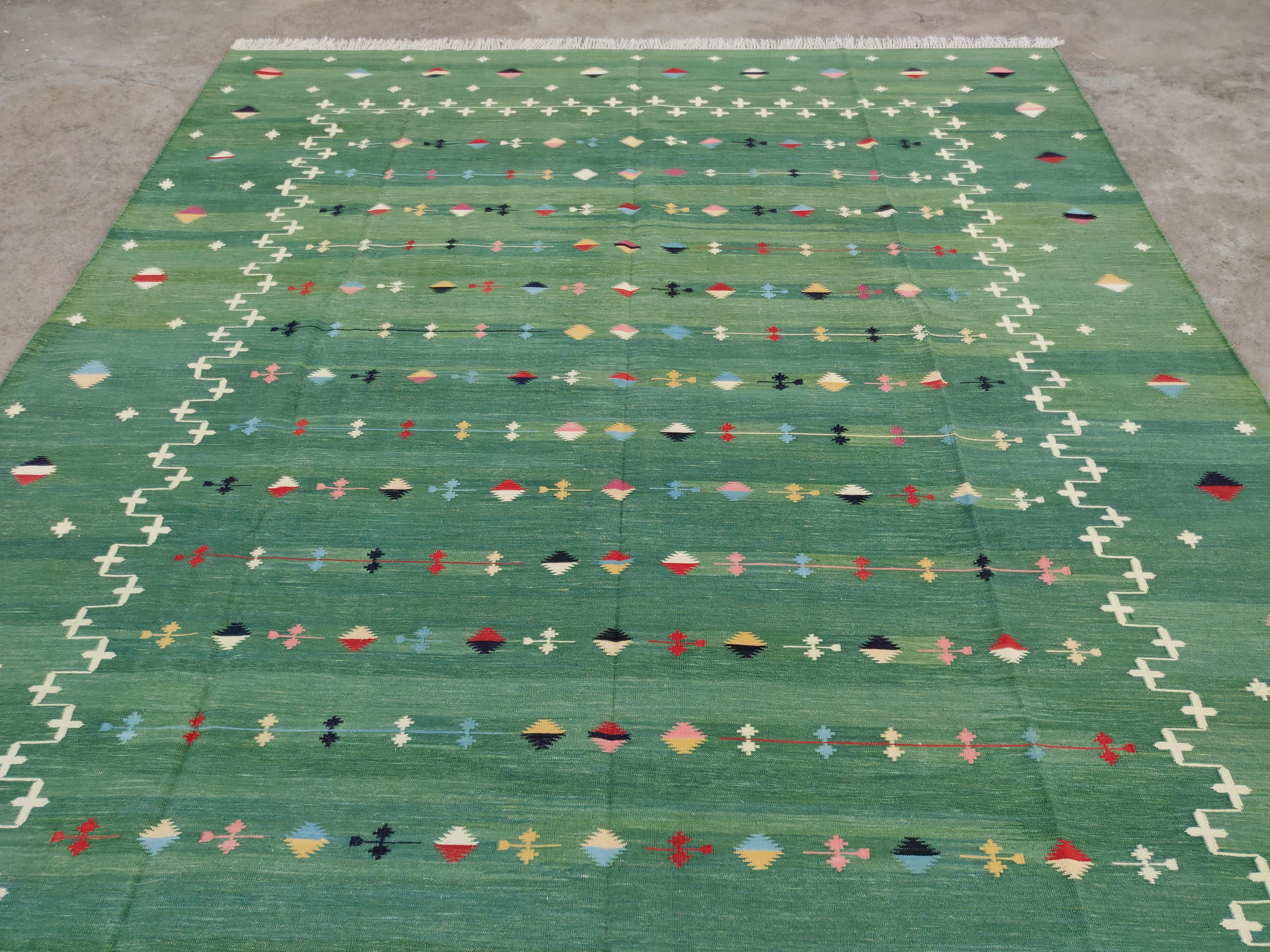 Handmade Cotton Area Flat Weave Rug, 10x14 Green Shooting Star Indian Dhurrie For Sale 1