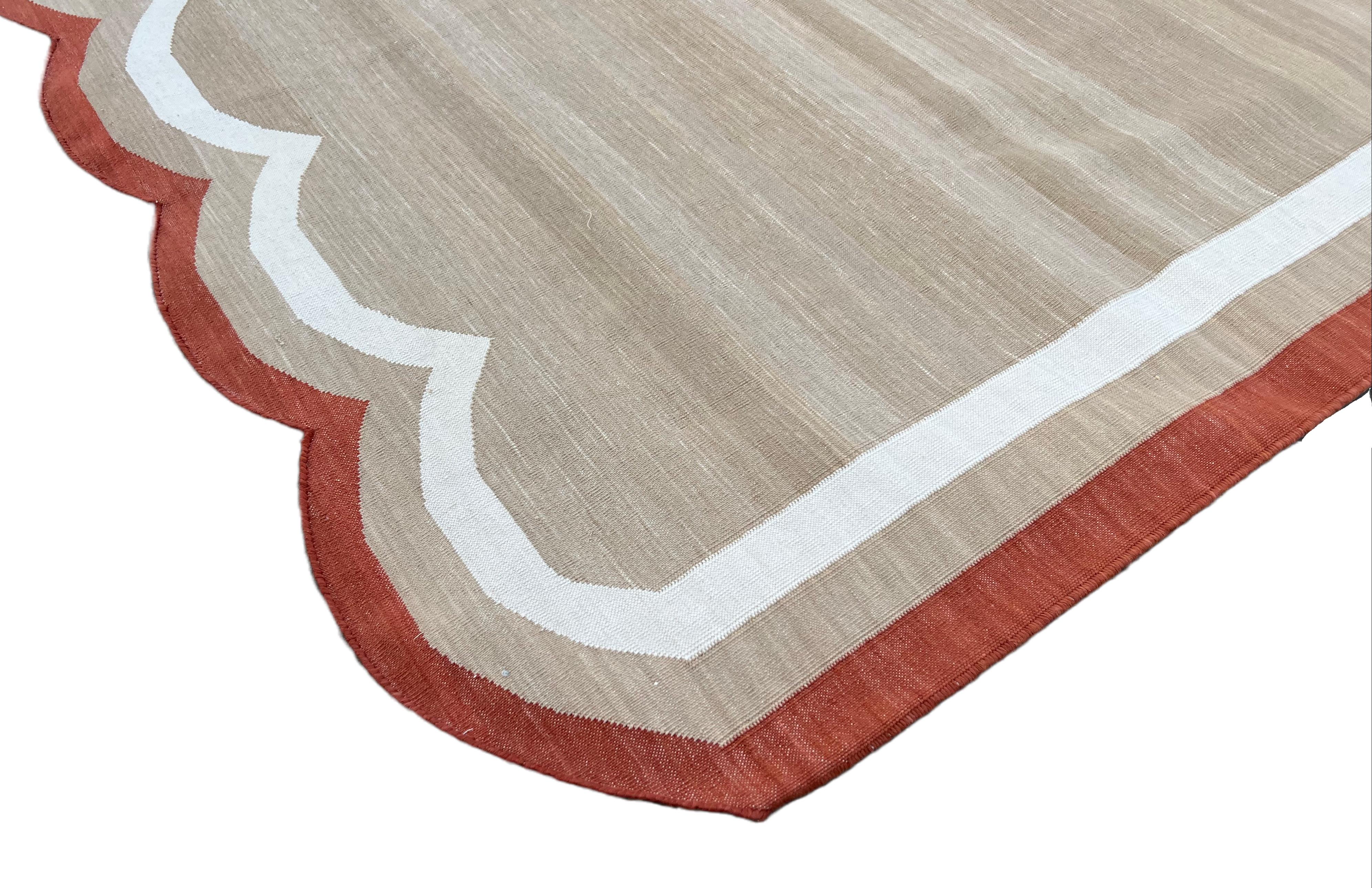 Mid-Century Modern Handmade Cotton Area Flat Weave Rug, 12x15 Beige, Red Scalloped Indian Dhurrie For Sale