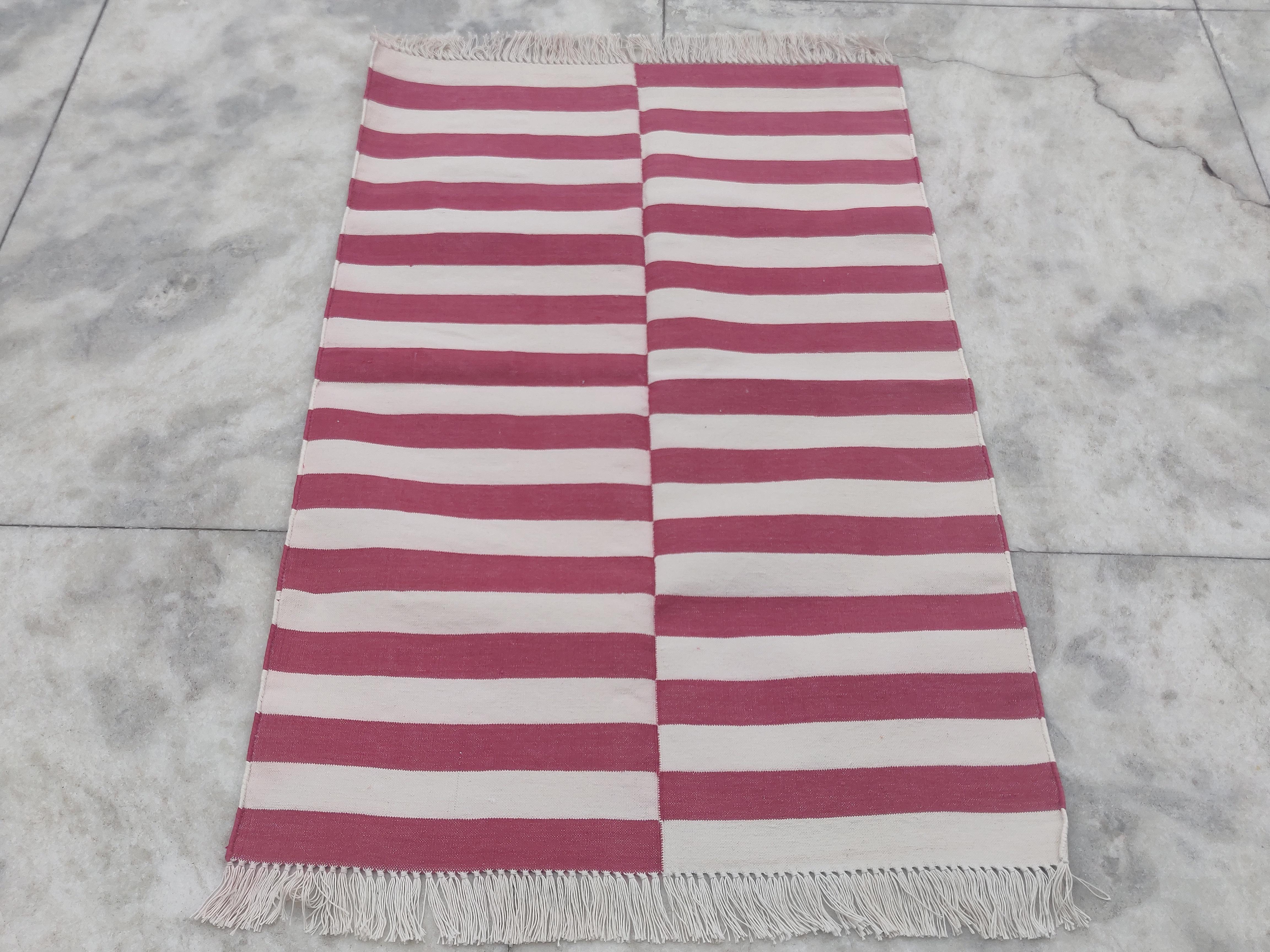 Handmade Cotton Area Flat Weave Rug, 2.5x4 Pink And White Striped Indian Dhurrie In New Condition For Sale In Jaipur, IN