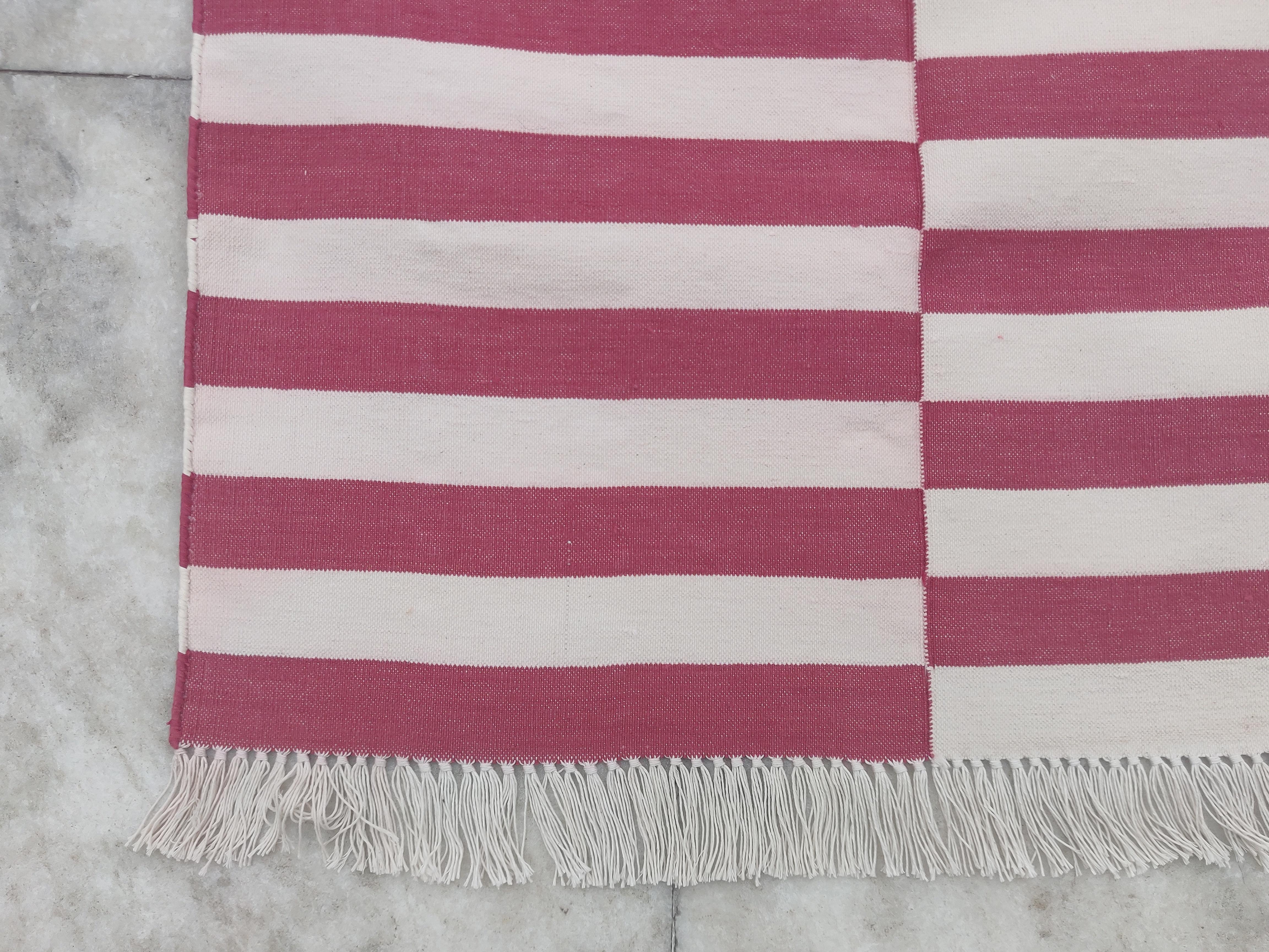 Contemporary Handmade Cotton Area Flat Weave Rug, 2.5x4 Pink And White Striped Indian Dhurrie For Sale