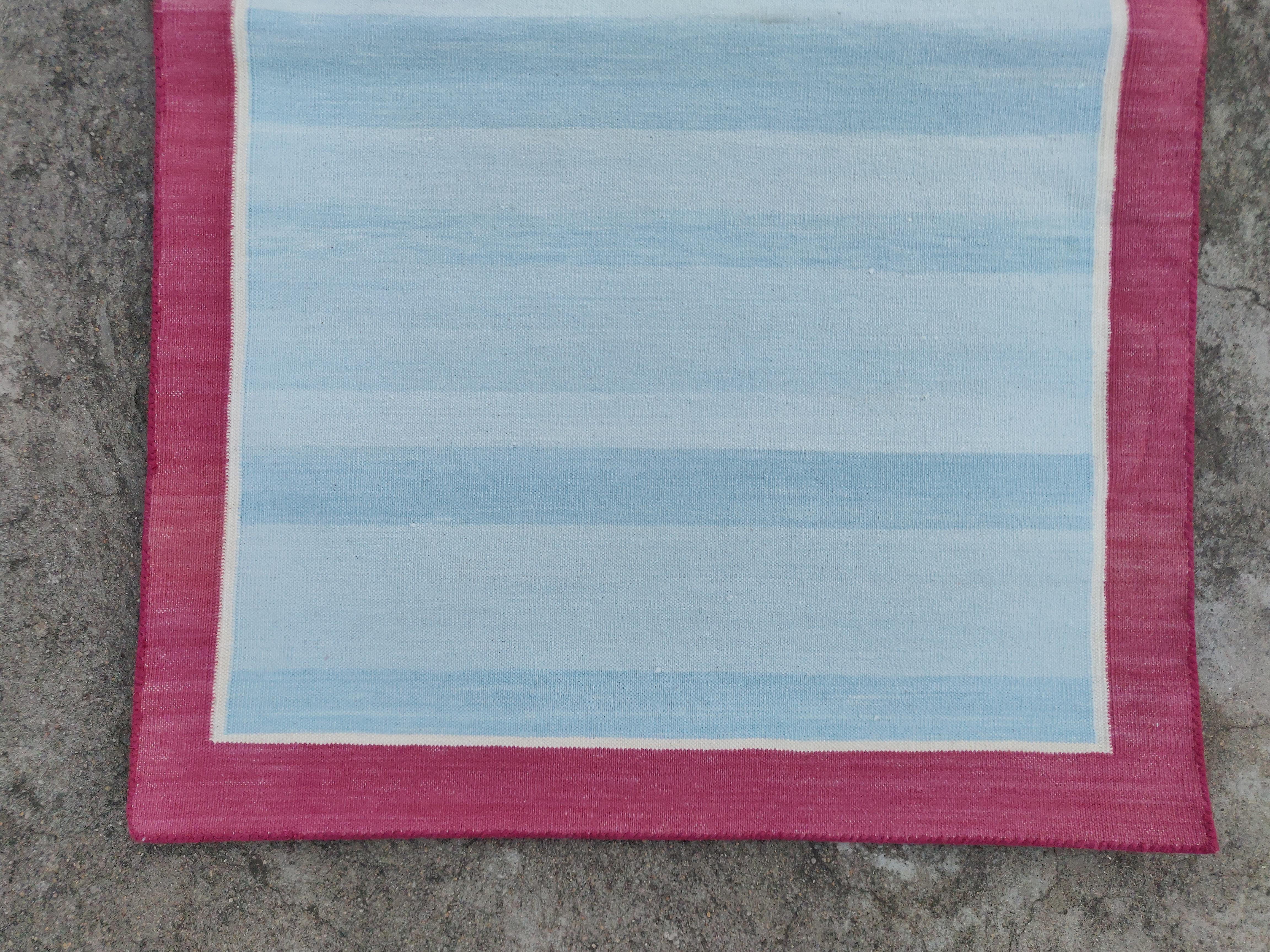 Handmade Cotton Area Flat Weave Rug, 2x3 Blue And Pink Bordered Indian Dhurrie In New Condition For Sale In Jaipur, IN