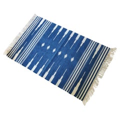 Tapis de sol en coton tissé à plat, 2x3 bleu et blanc rayé Indian Dhurrie