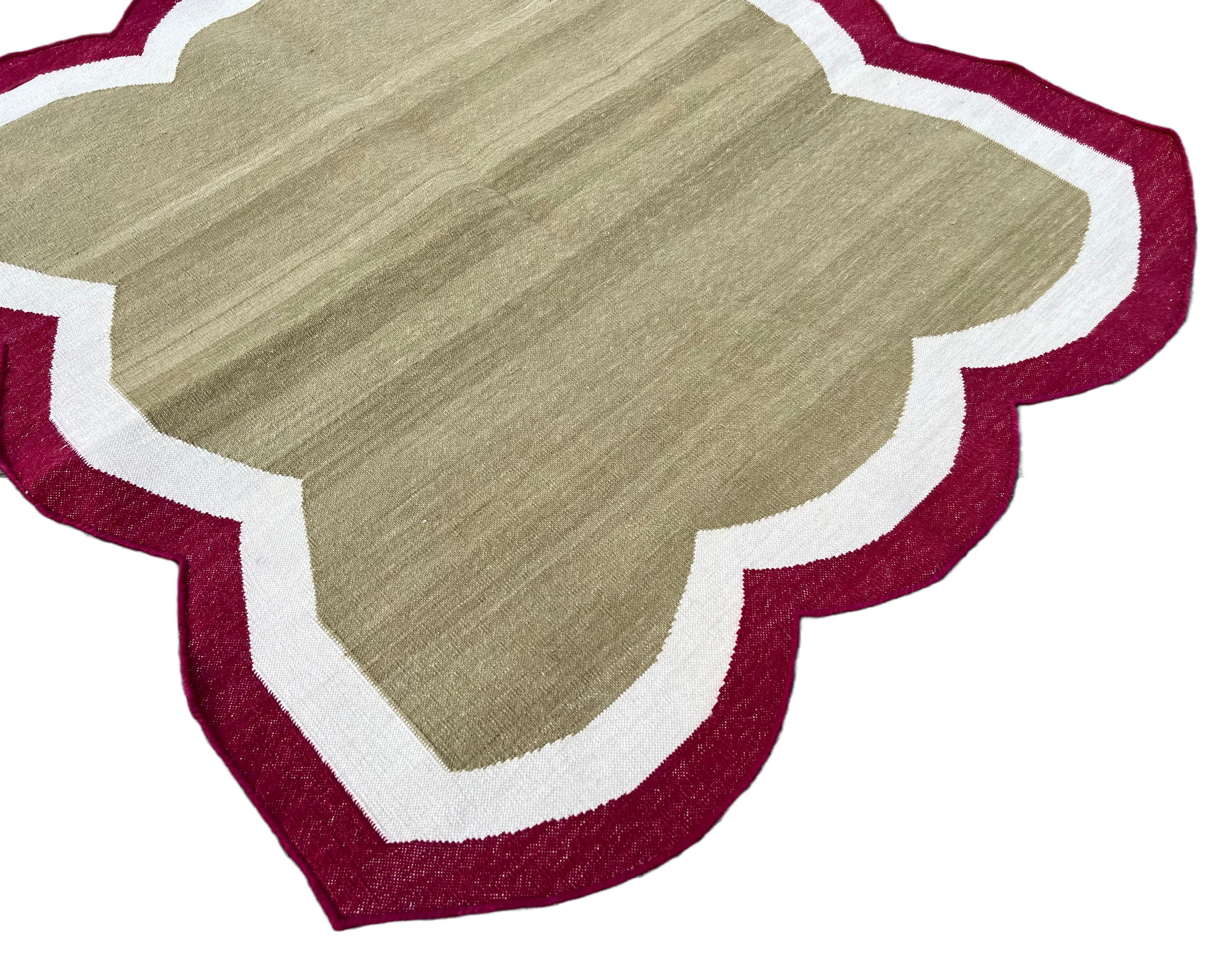 Mid-Century moderno Tappeto a tessitura piatta in cotone fatto a mano, 3x3 Greene & Greene & Kilim Dhurrie smerlato rosso in vendita