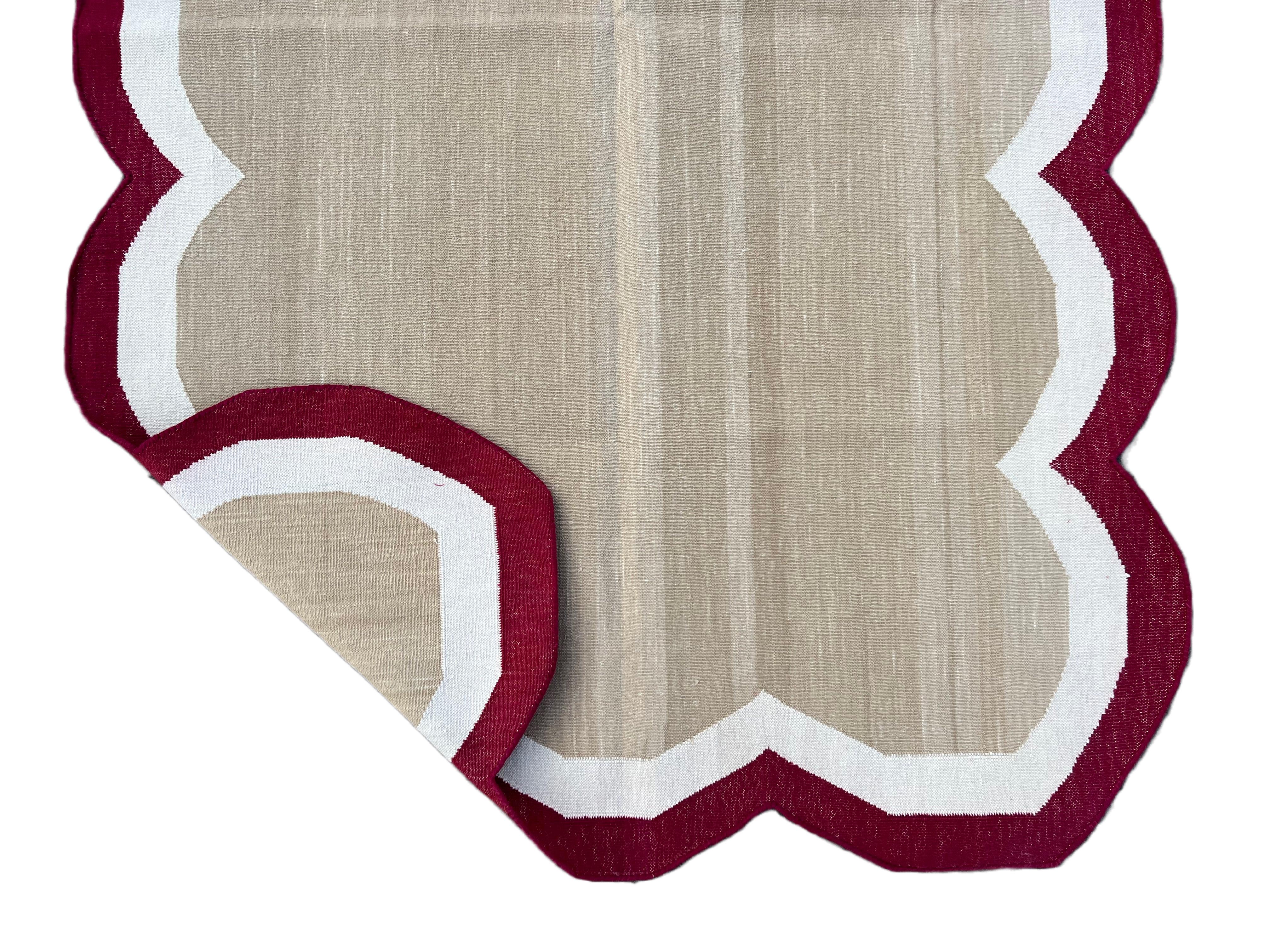 Handgefertigter Flachgewebe-Teppich aus Baumwolle, 3x5 Beige und Rot mit Wellenschliff, Kelim Dhurrie (21. Jahrhundert und zeitgenössisch) im Angebot