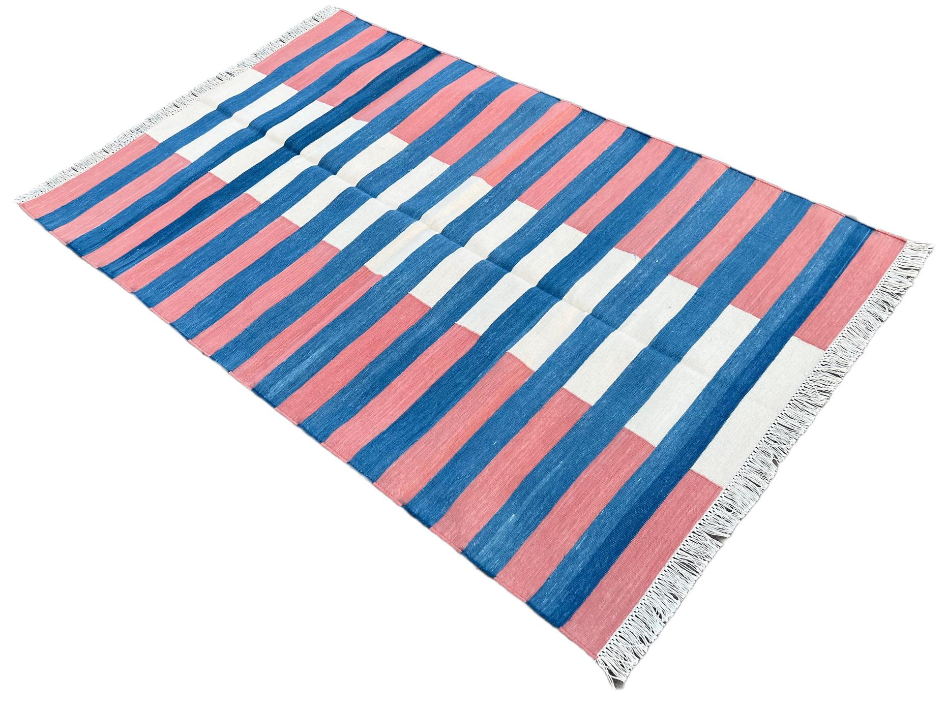 Tappeto a tessitura piatta in cotone fatto a mano, 3x5 Tappeto a strisce blu e rosse Dhurrie indiano in vendita 3