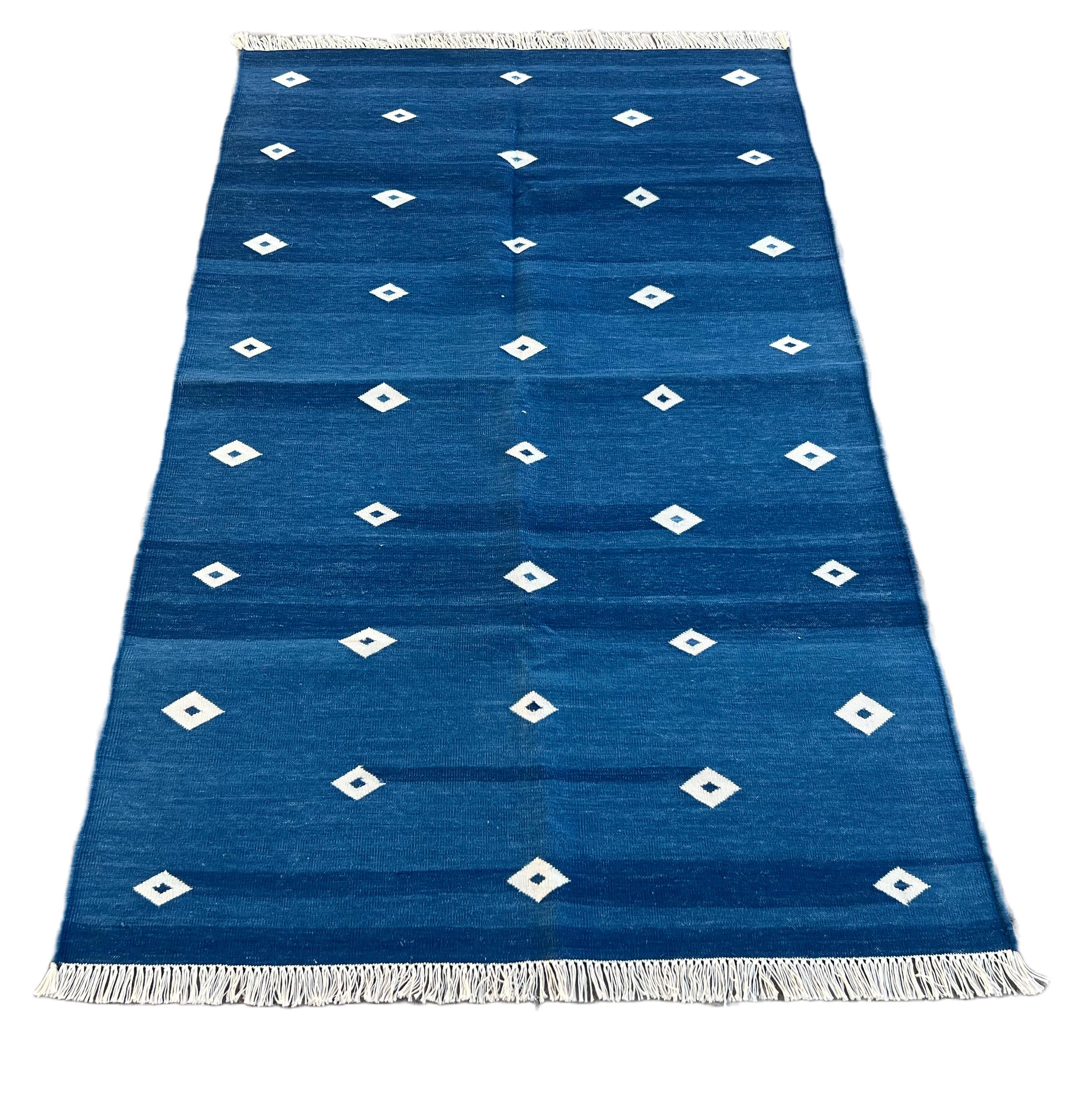 Contemporary Handmade Cotton Area Flat Weave Rug, 3x5 Blue And White Diamond Indian Dhurrie For Sale