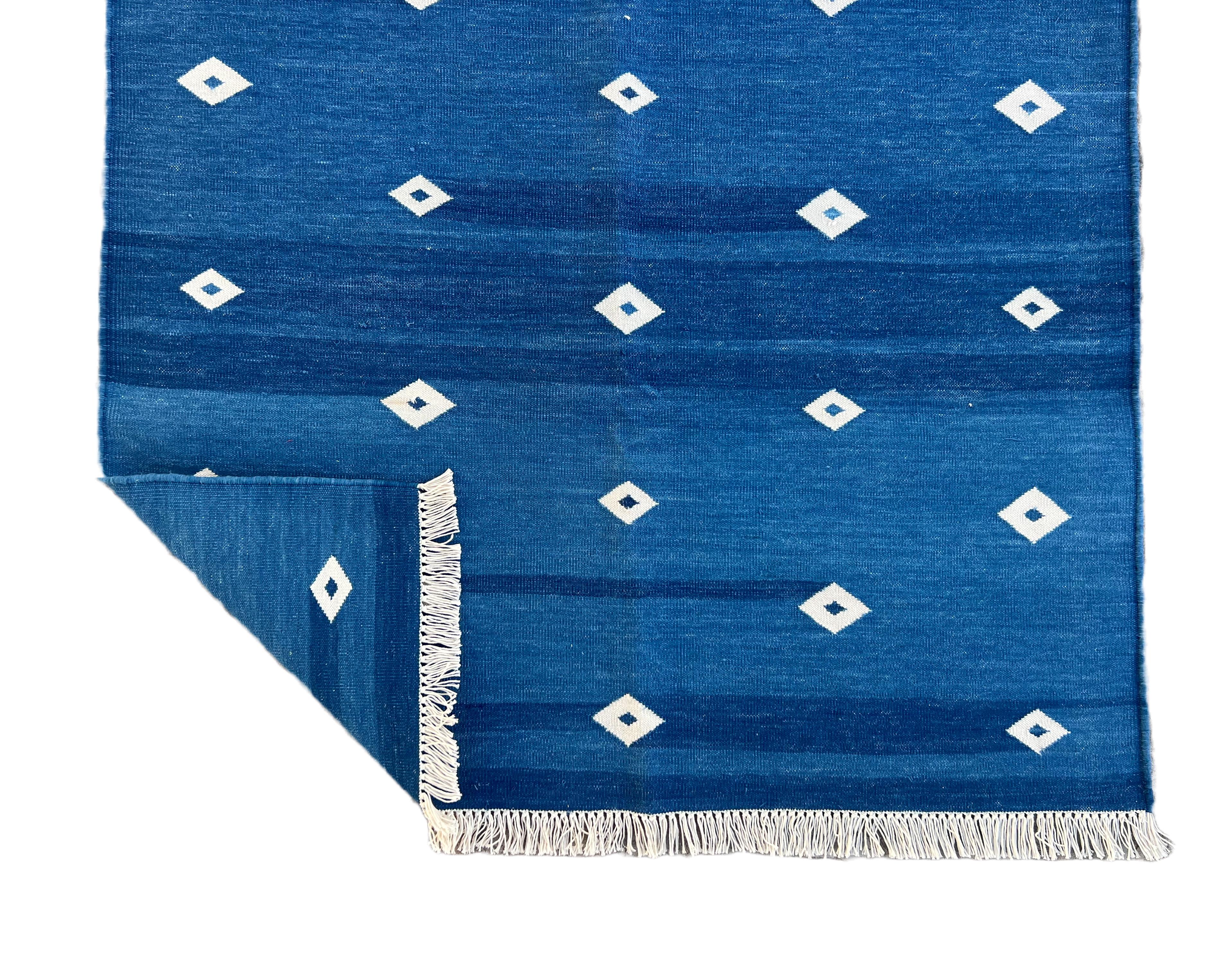 Handmade Cotton Area Flat Weave Rug, 3x5 Blue And White Diamond Indian Dhurrie For Sale 2